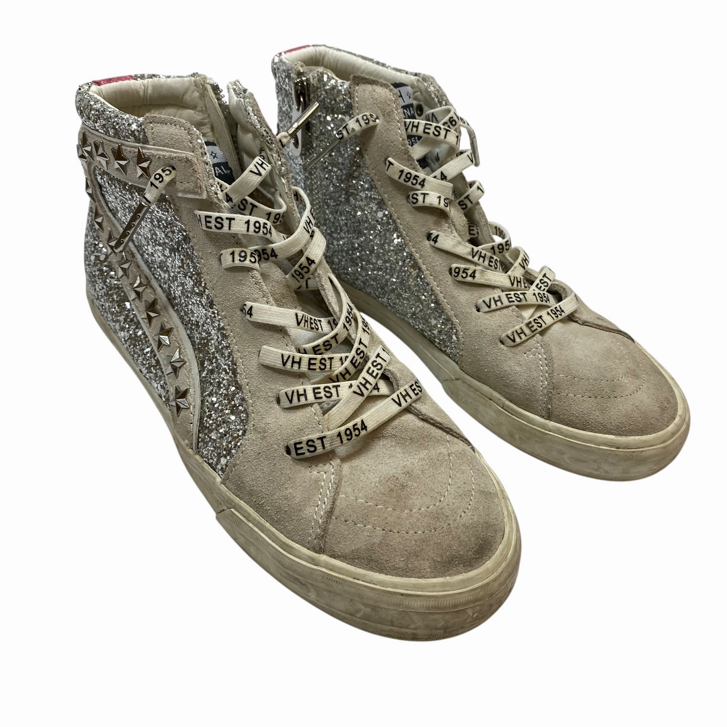 Stable Control Ankle Lock Technology Shoes Sneakers By Vintage Havana In Cream & Silver, Size:8