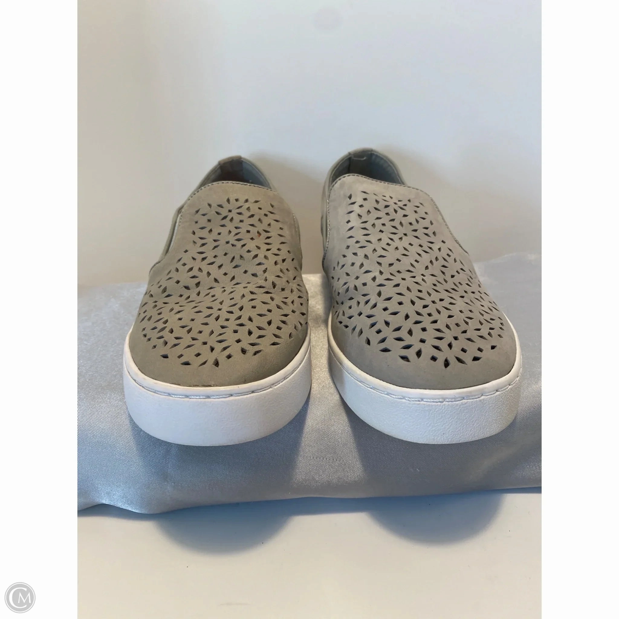 Fashion-Forward Non Slip Heel Shoes Sneakers By Vionic In Green, Size: 7