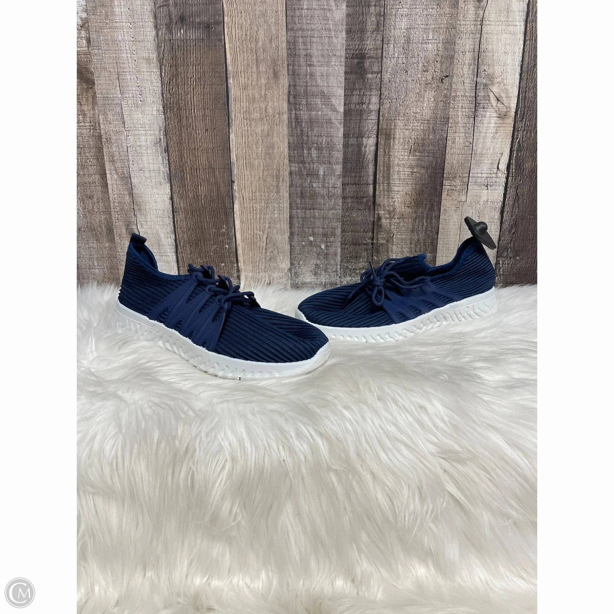 Shoes Sneakers By Yoki In Navy, Size: 9 Timeless Design Vegan Leather Construction