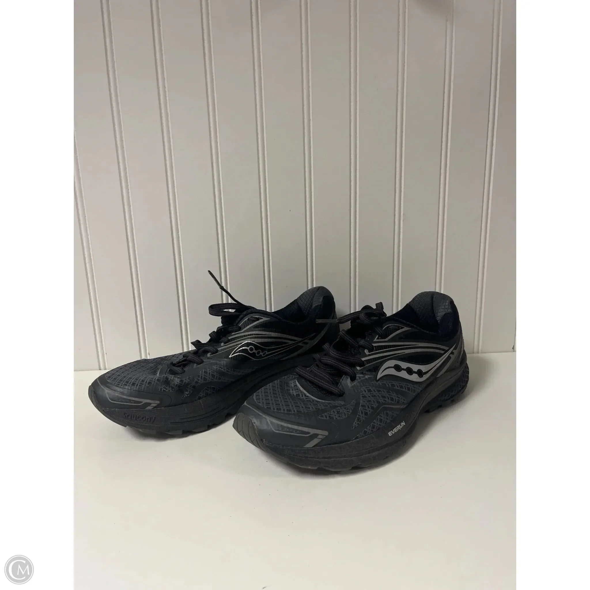 Classy flair Dual Tone Shoes Sneakers By Clothes Mentor In Grey, Size: 8