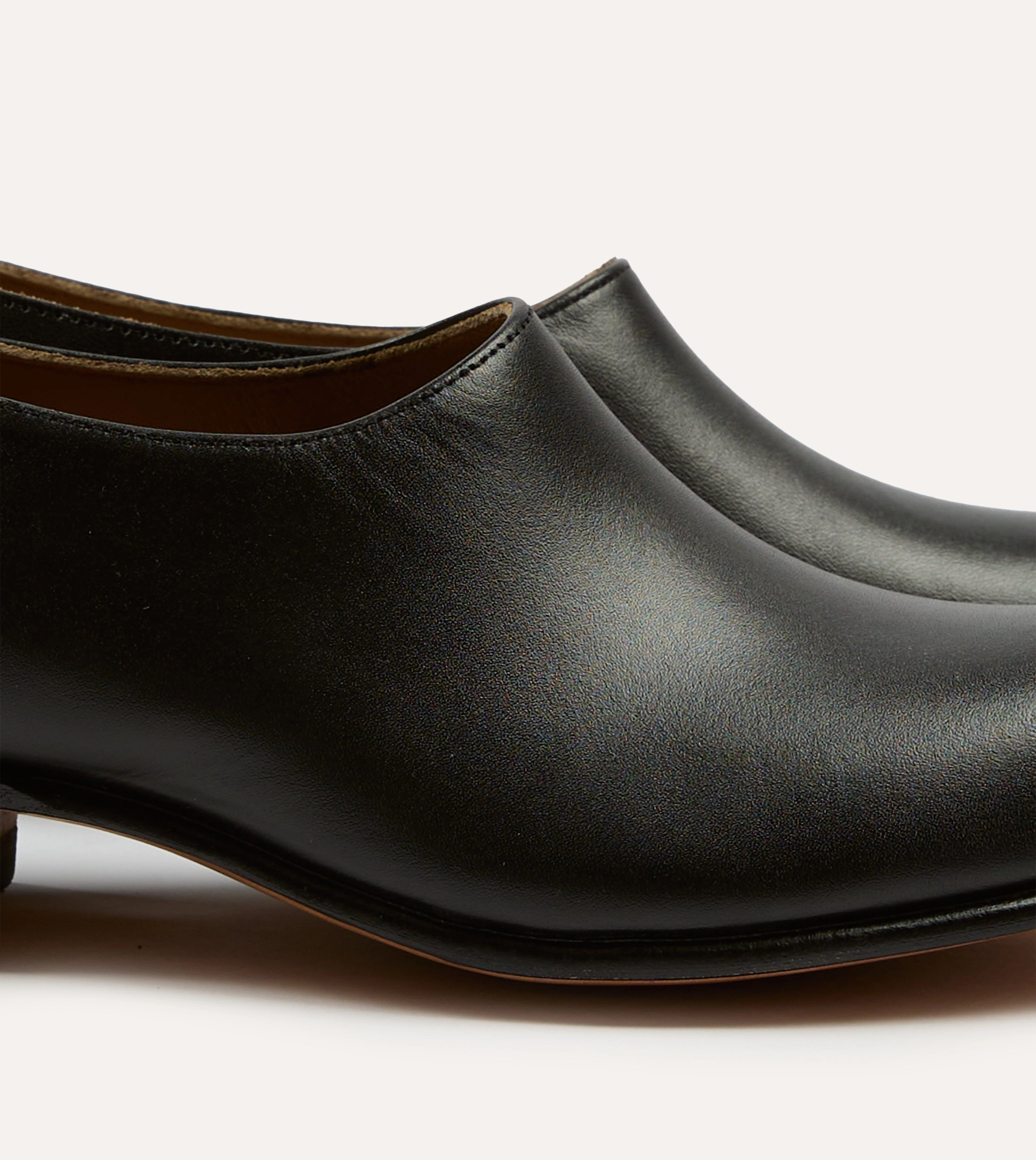 Chamula Black Leather Saarinen Shoe Look Shade Stylish Appeal