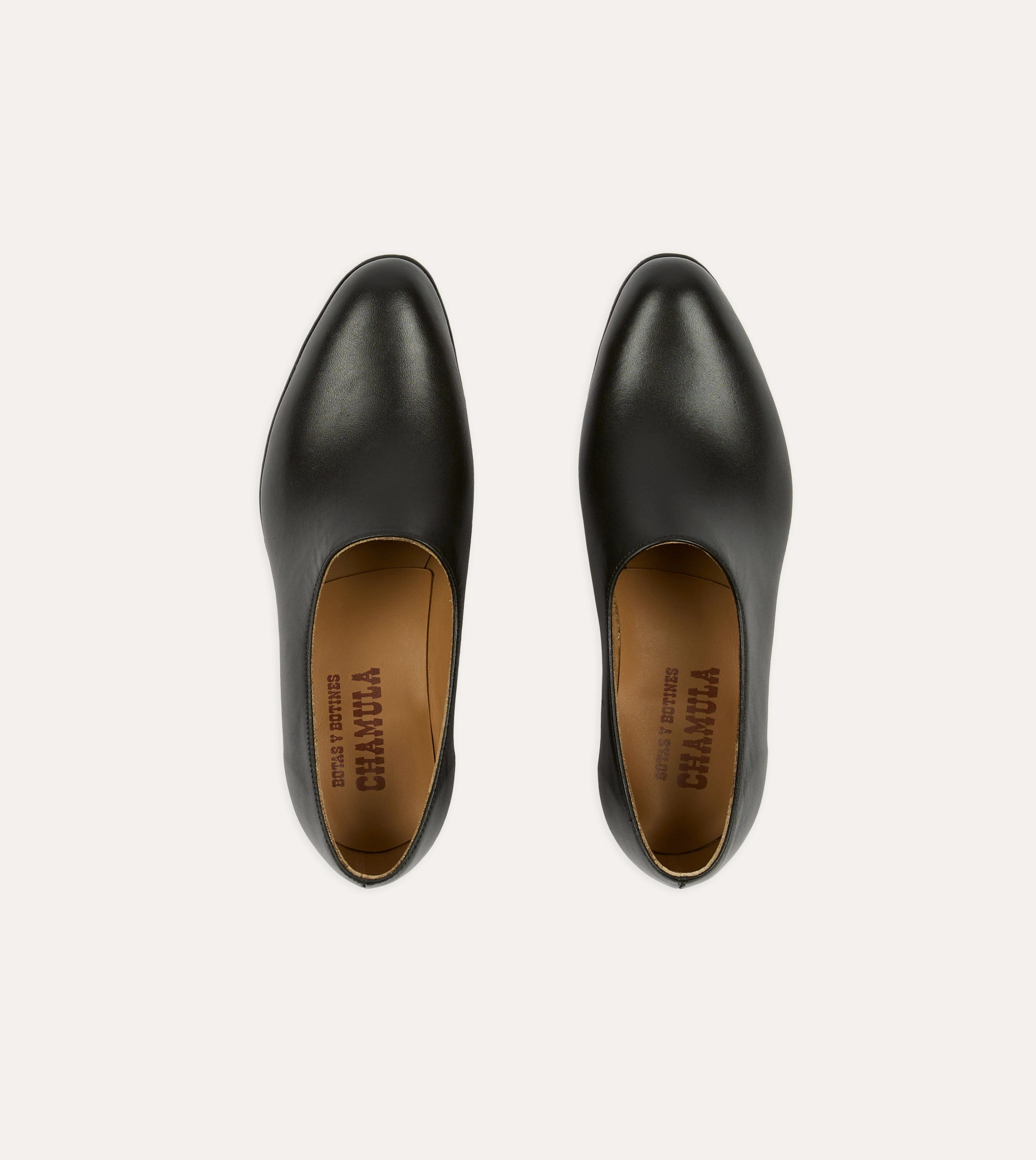 Light Step Enhanced grip Chamula Black Leather Saarinen Shoe