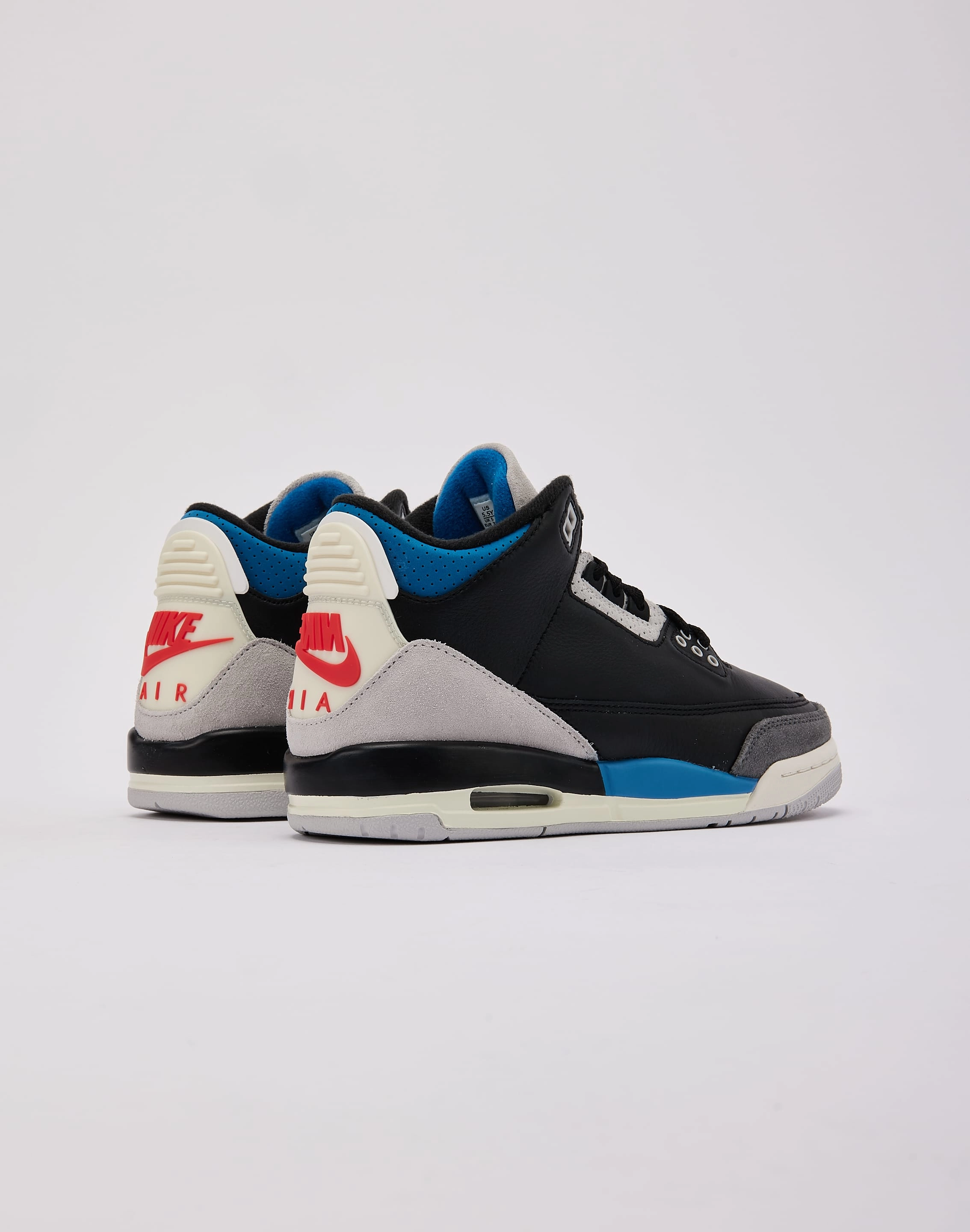 Jordan Air Jordan 3 Retro 'Rare Air' Grade-School Adjustable Hook and Loop Closure