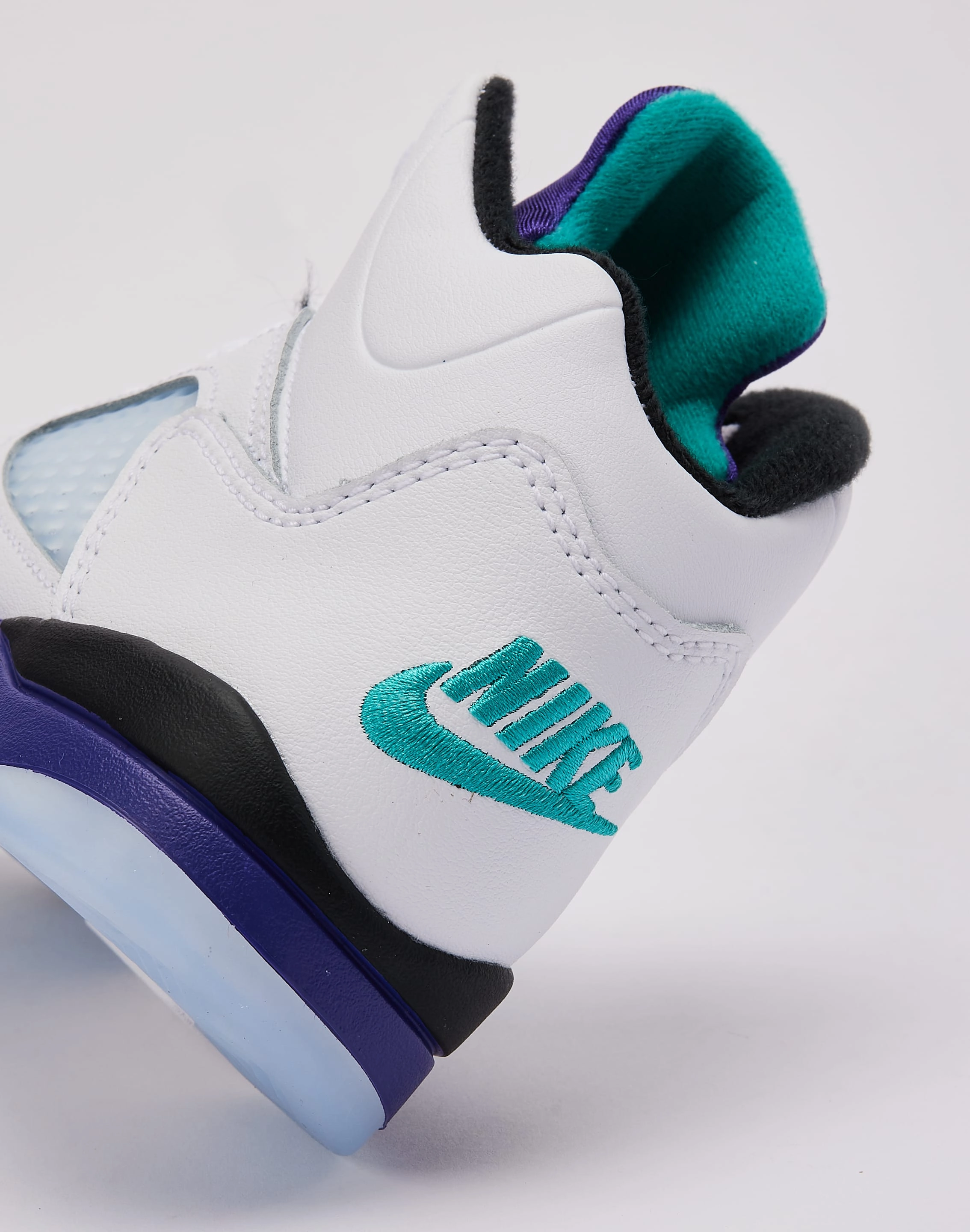 Basketball - inspired kids' shoes High - top kids' shoes Jordan Air Jordan 5 Retro OG 'Grape' Pre-School