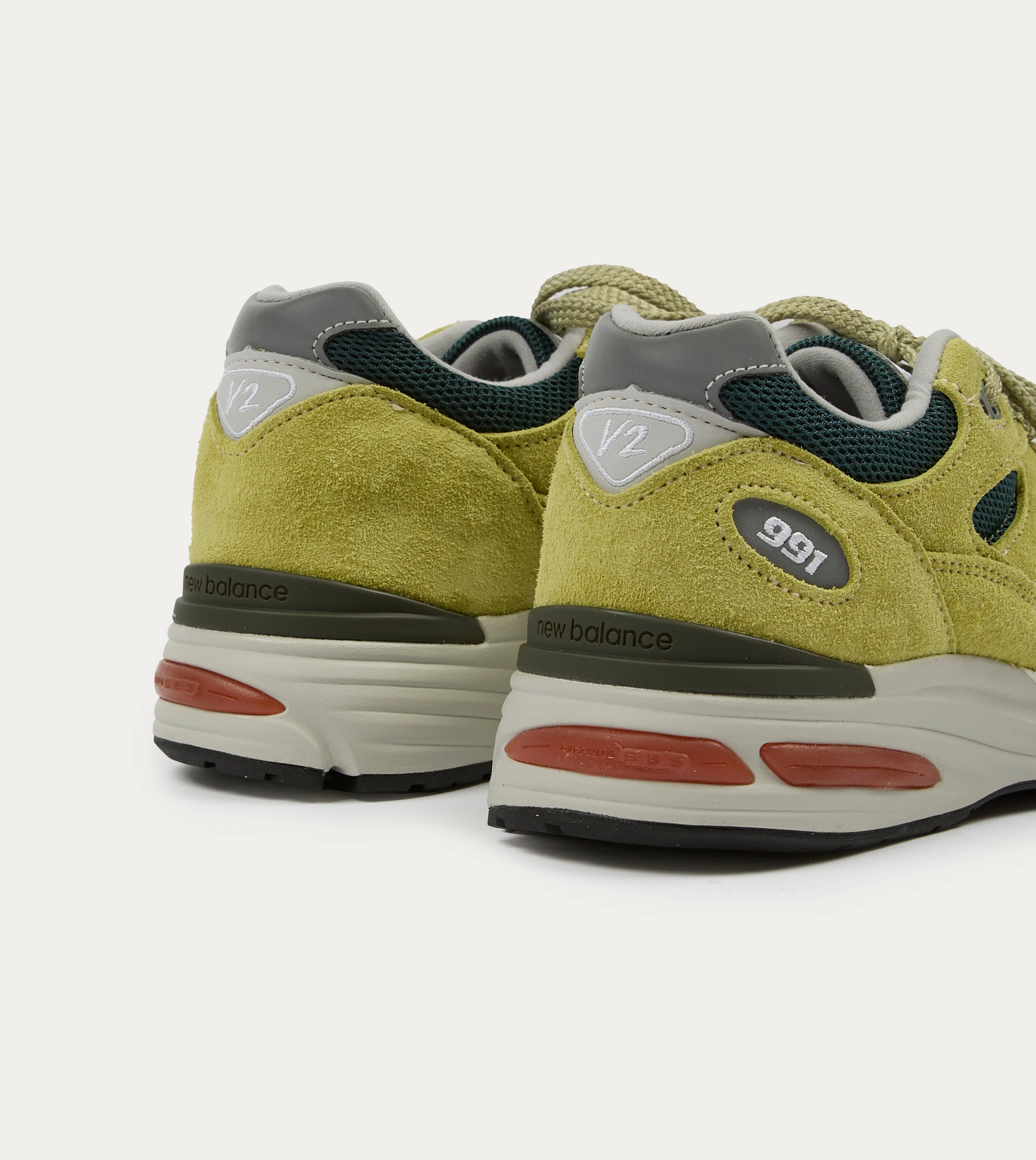 Path Free New Balance 'Grape Sorbet' Beechnut Made in UK 991v2 Trainers