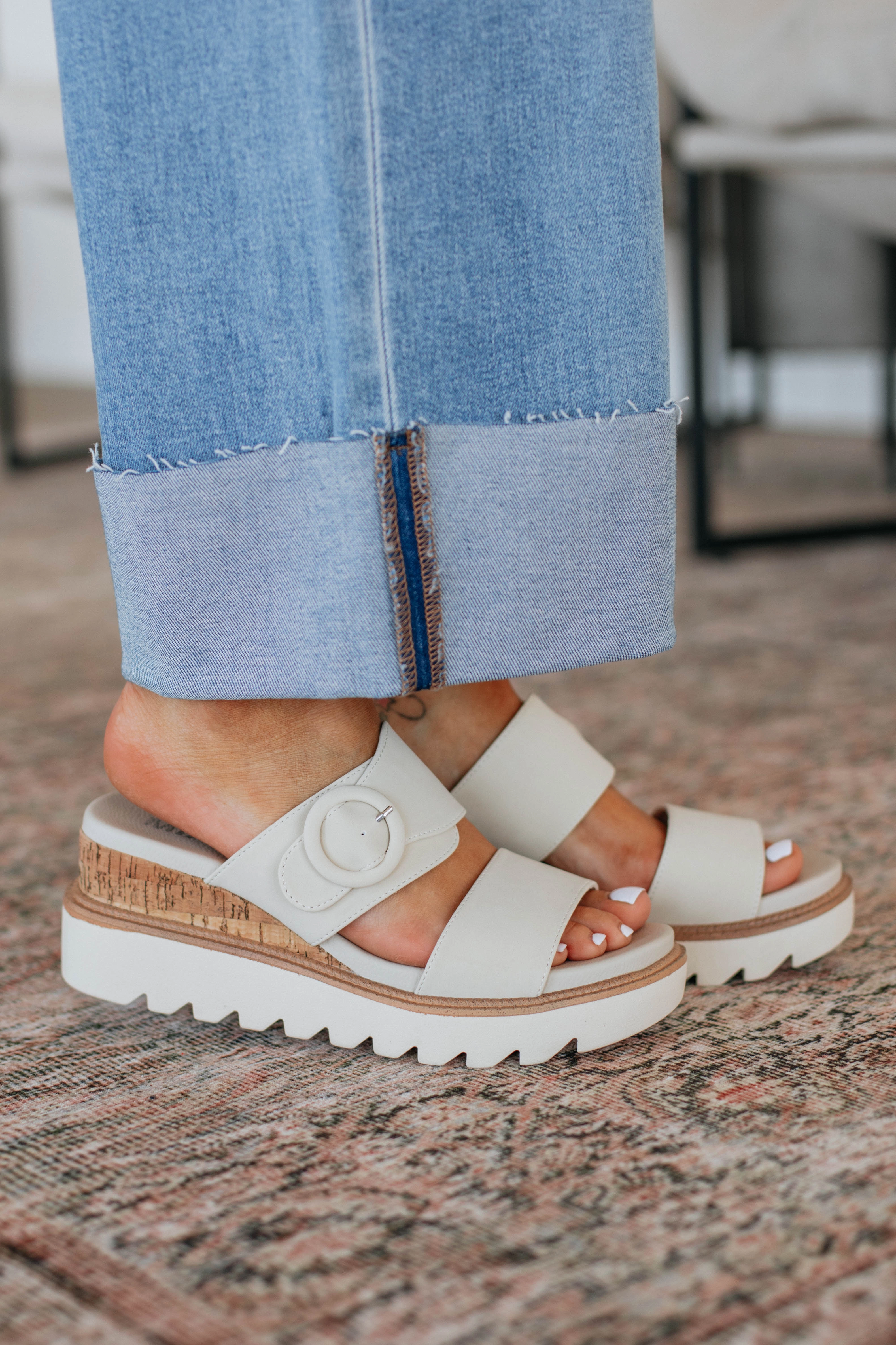 Ease My Mind Sandals White Clean Dad Pick