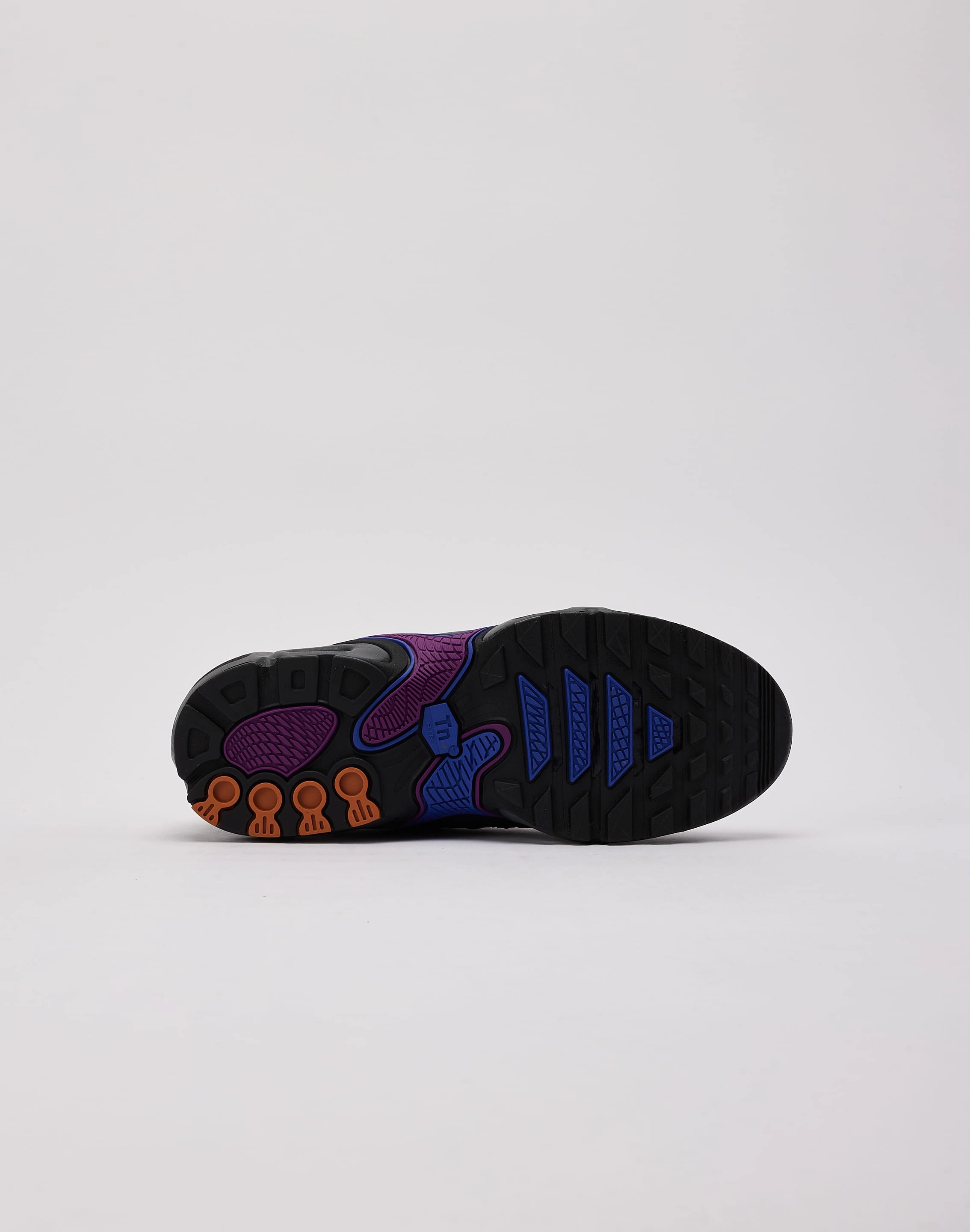 running in a tundra area shoes webbing - strap shoes Nike Air Max Plus Drift Grade-School