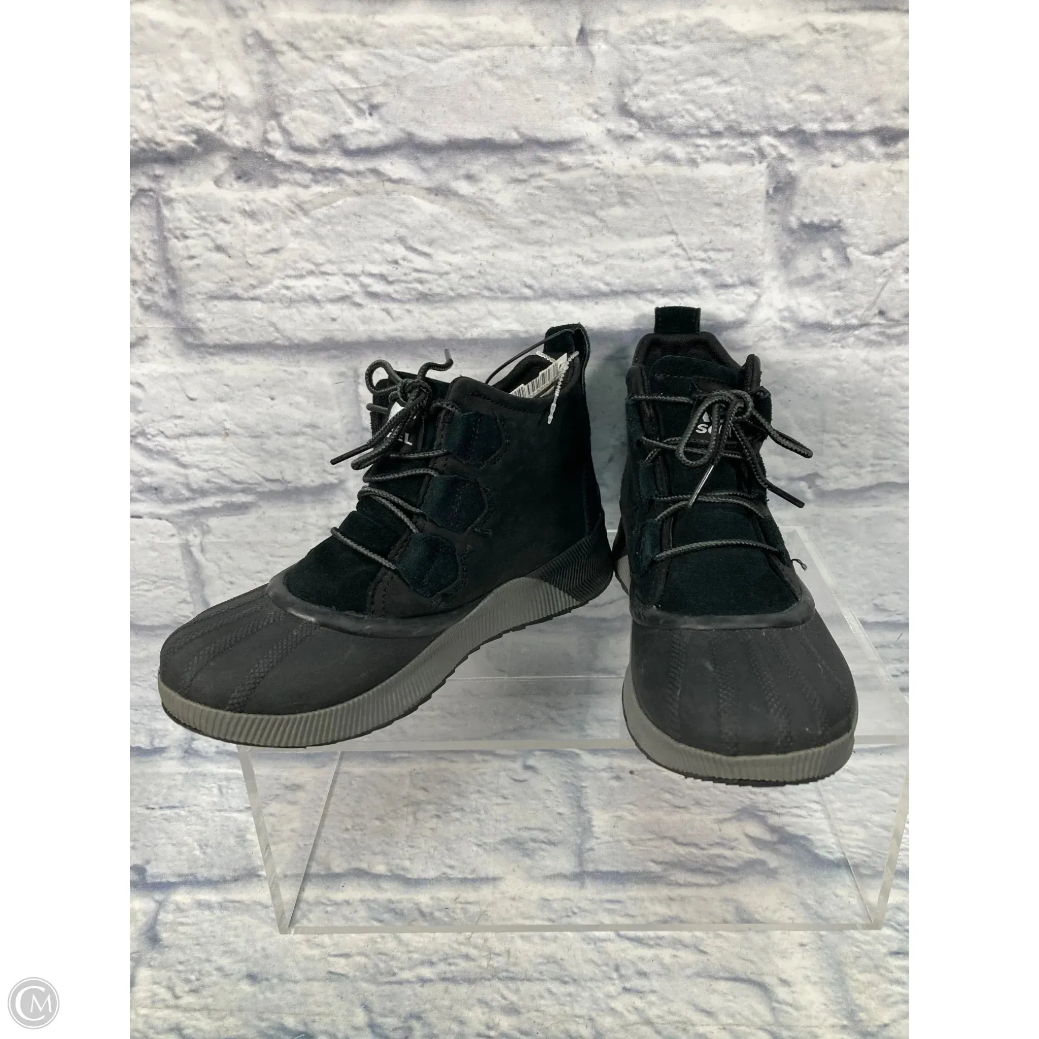 Comfortable Design Features Shoes Sneakers By Sorel In Black & Grey, Size: 7