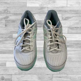 Stretchable Fabric Shoes Sneakers By New Balance In White, Size: 7.5