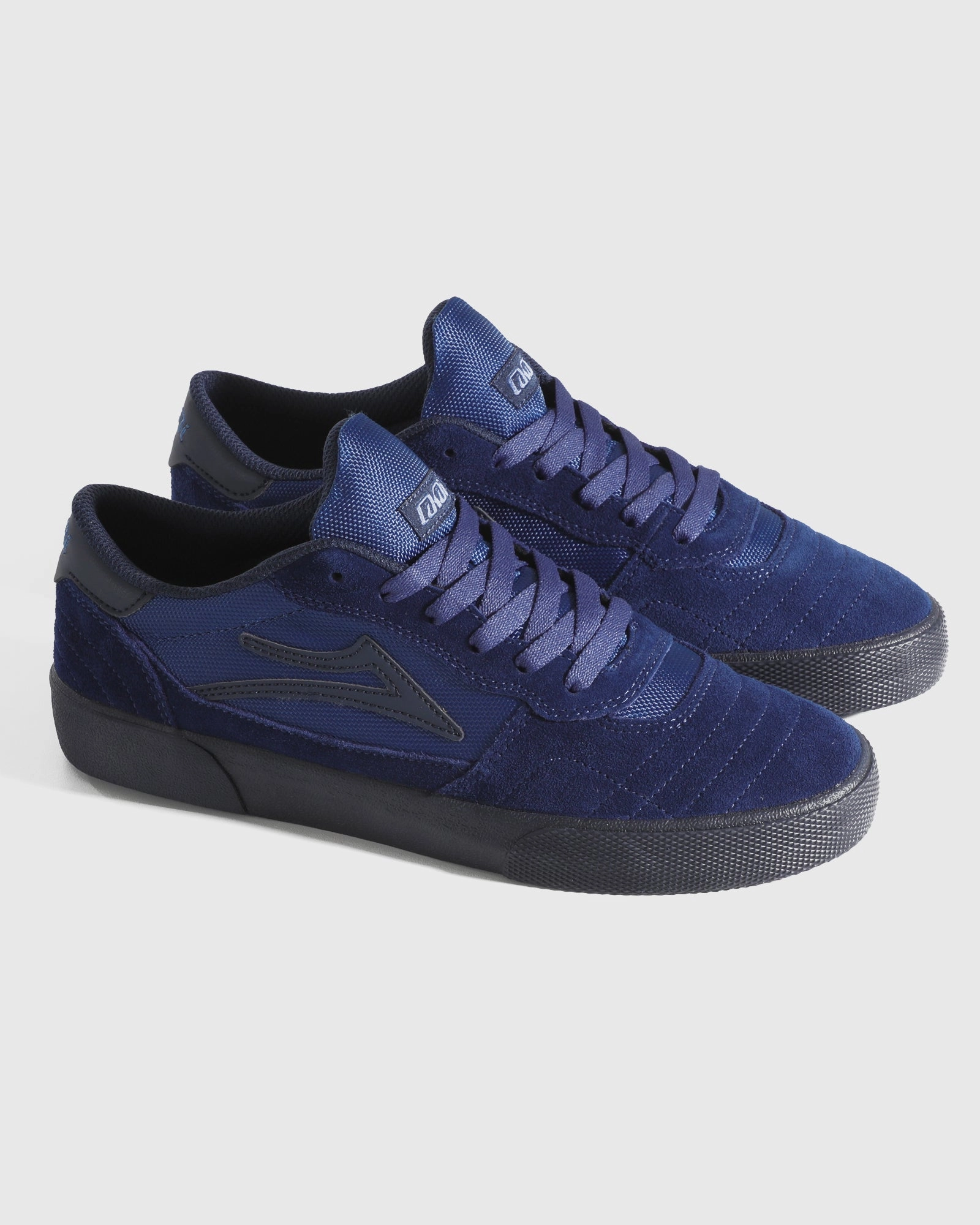 Queen Fit Cambridge - Estate Blue Suede Monochrome