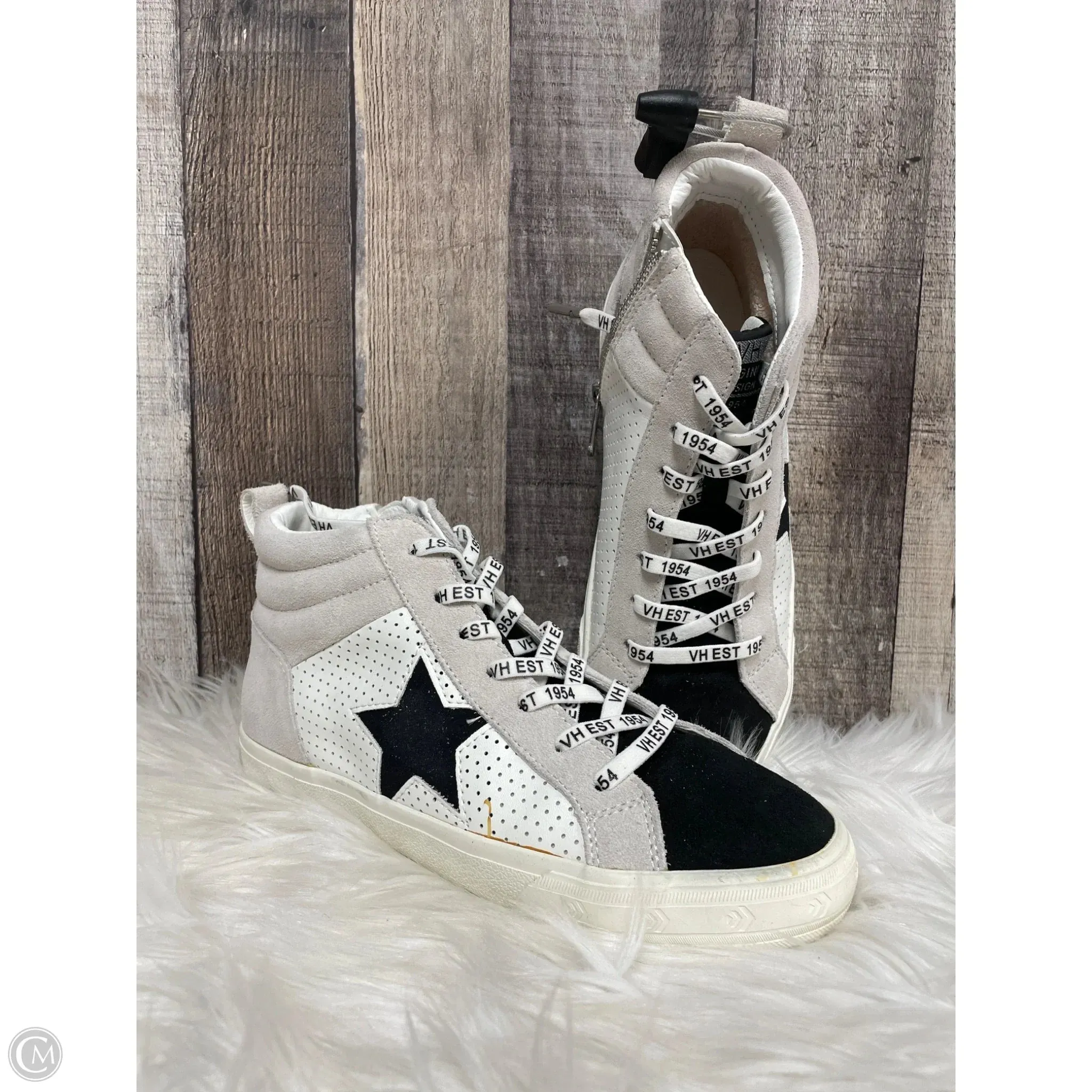 Comfortable Sole Memory Foam Padding Shoes Sneakers By Vintage Havana In White, Size: 8.5