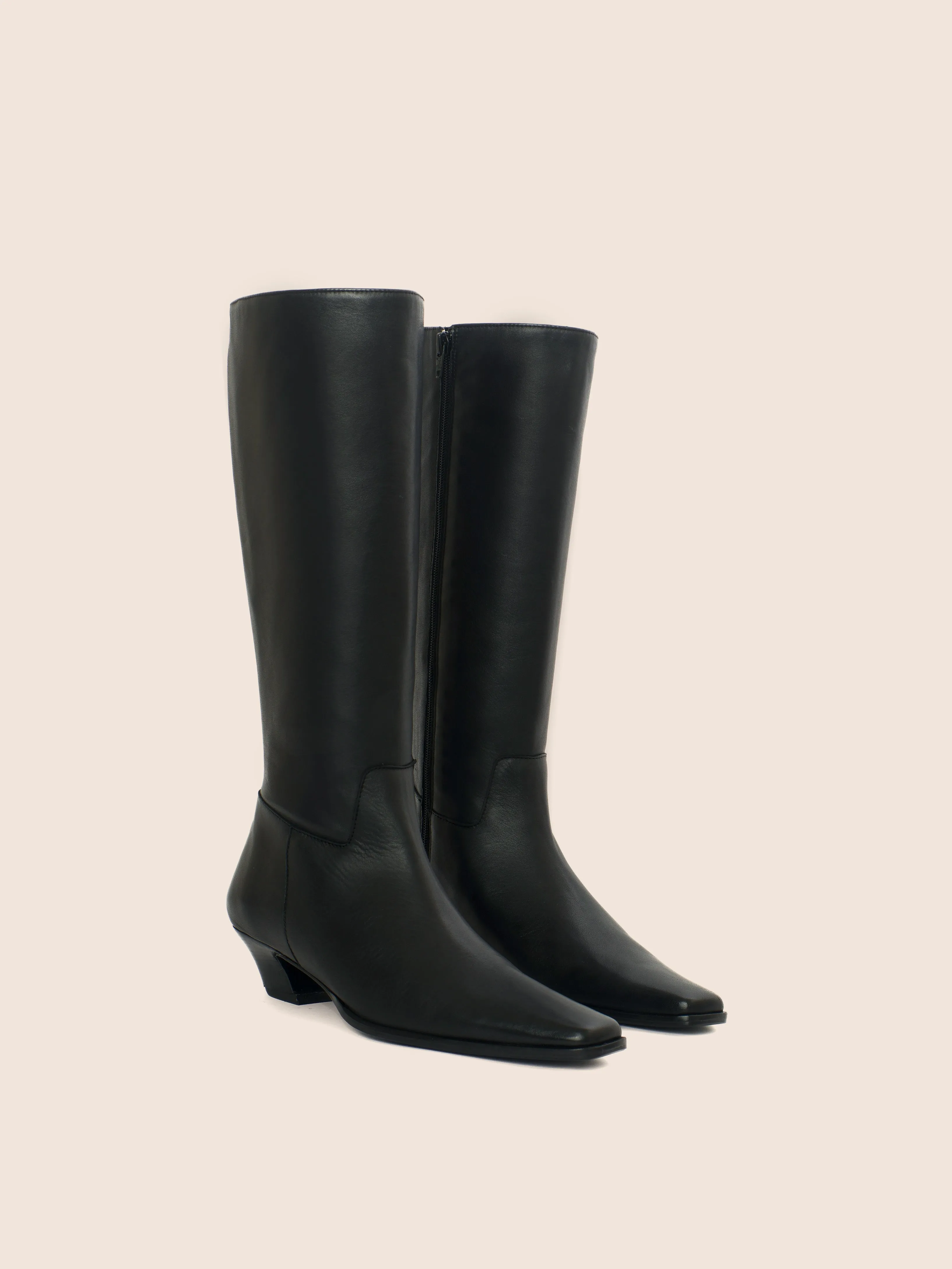 Elda Black Boot Flexible Construction Sporty Design