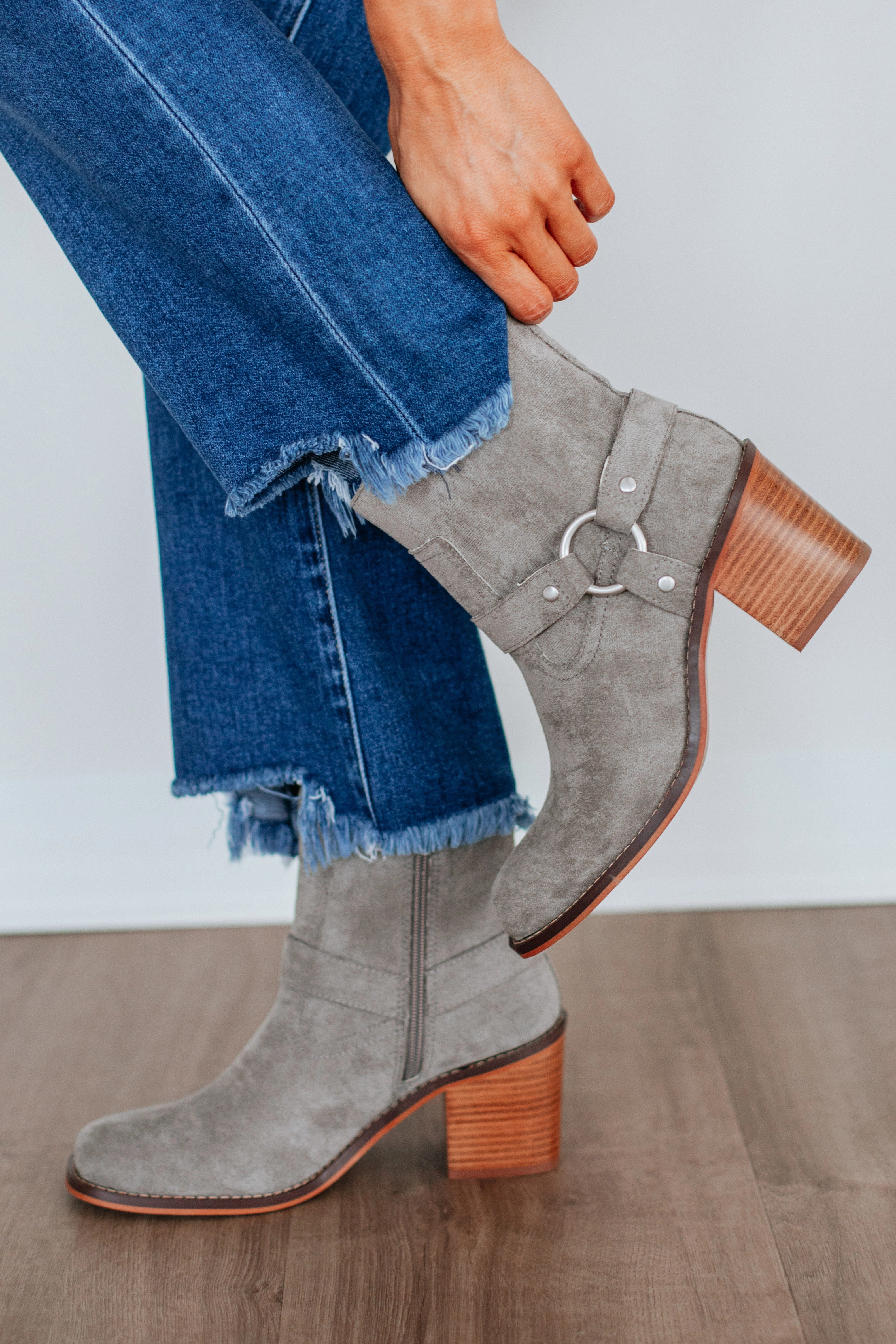 Low Impact Design Staying In My Lane Boots - Charcoal