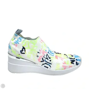 Shoes Sneakers By Dkny In Green & White, Size: 9 Zigzag Impact Zone