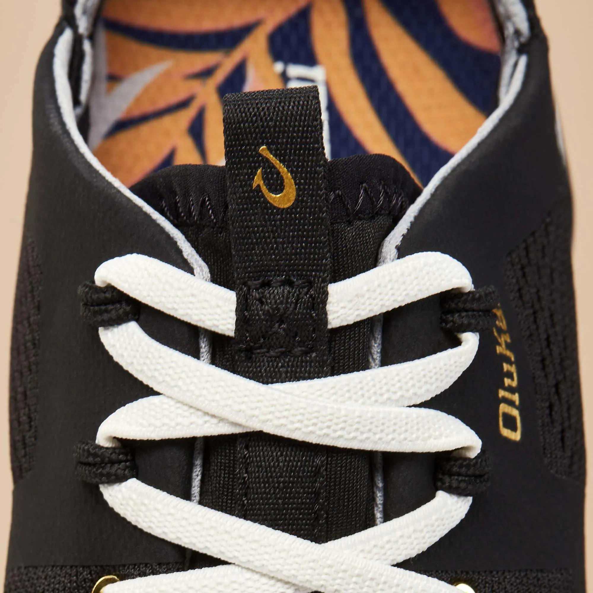 Comfortable Standing Huia - Black