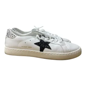 Foot Glide Shoes Sneakers By Vintage In White, Size:8