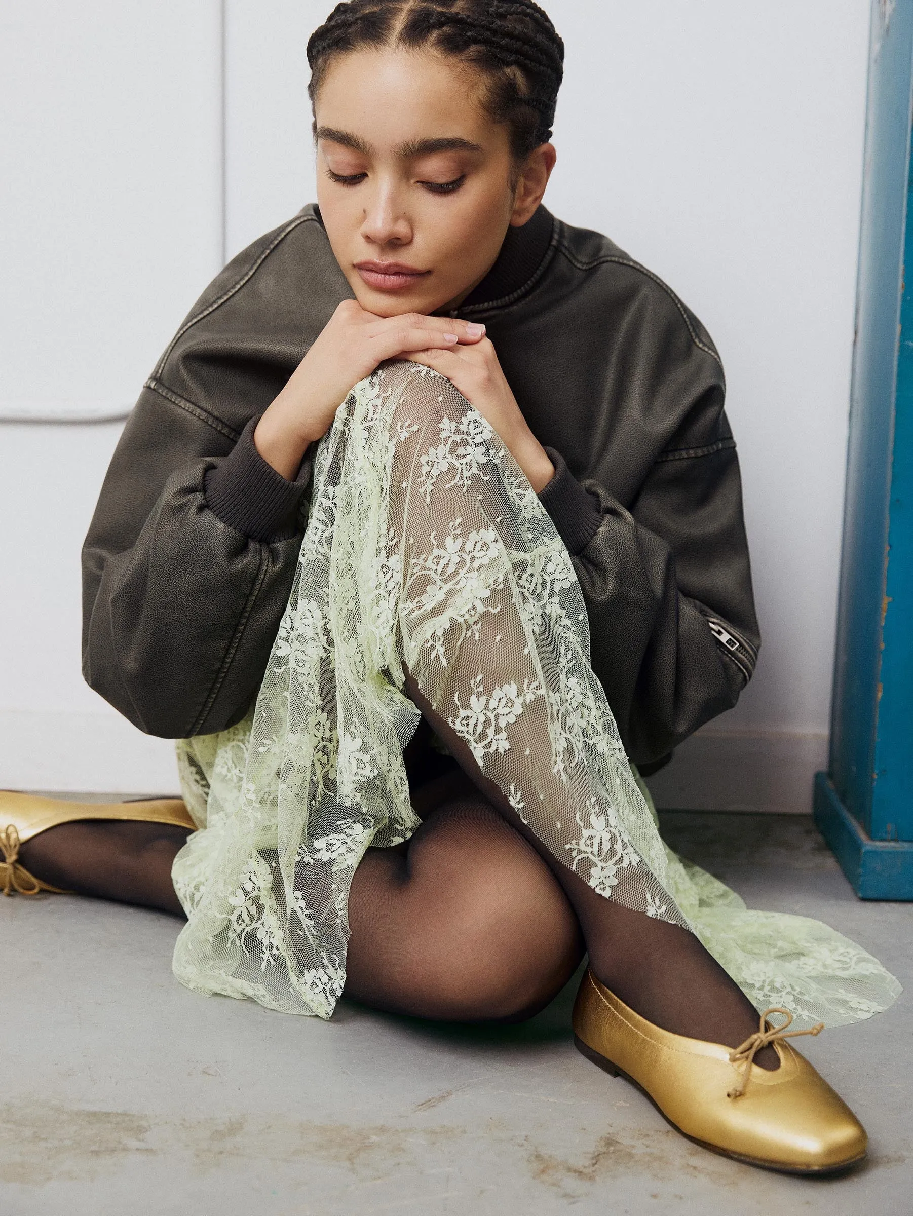 Minimalist Vibe Toe room Prato Gold Ballerina