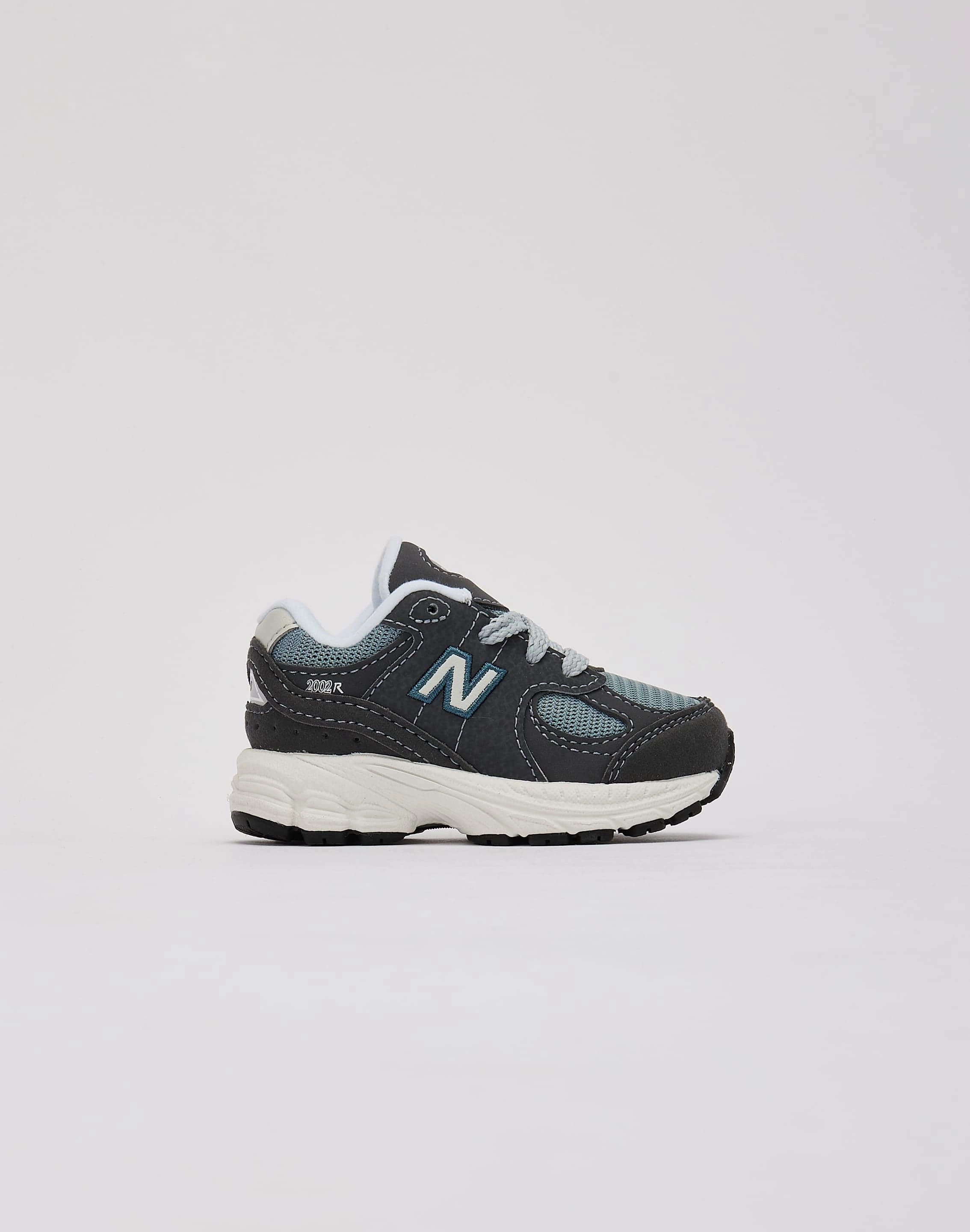 New Balance 2002R Toddler sports event participation