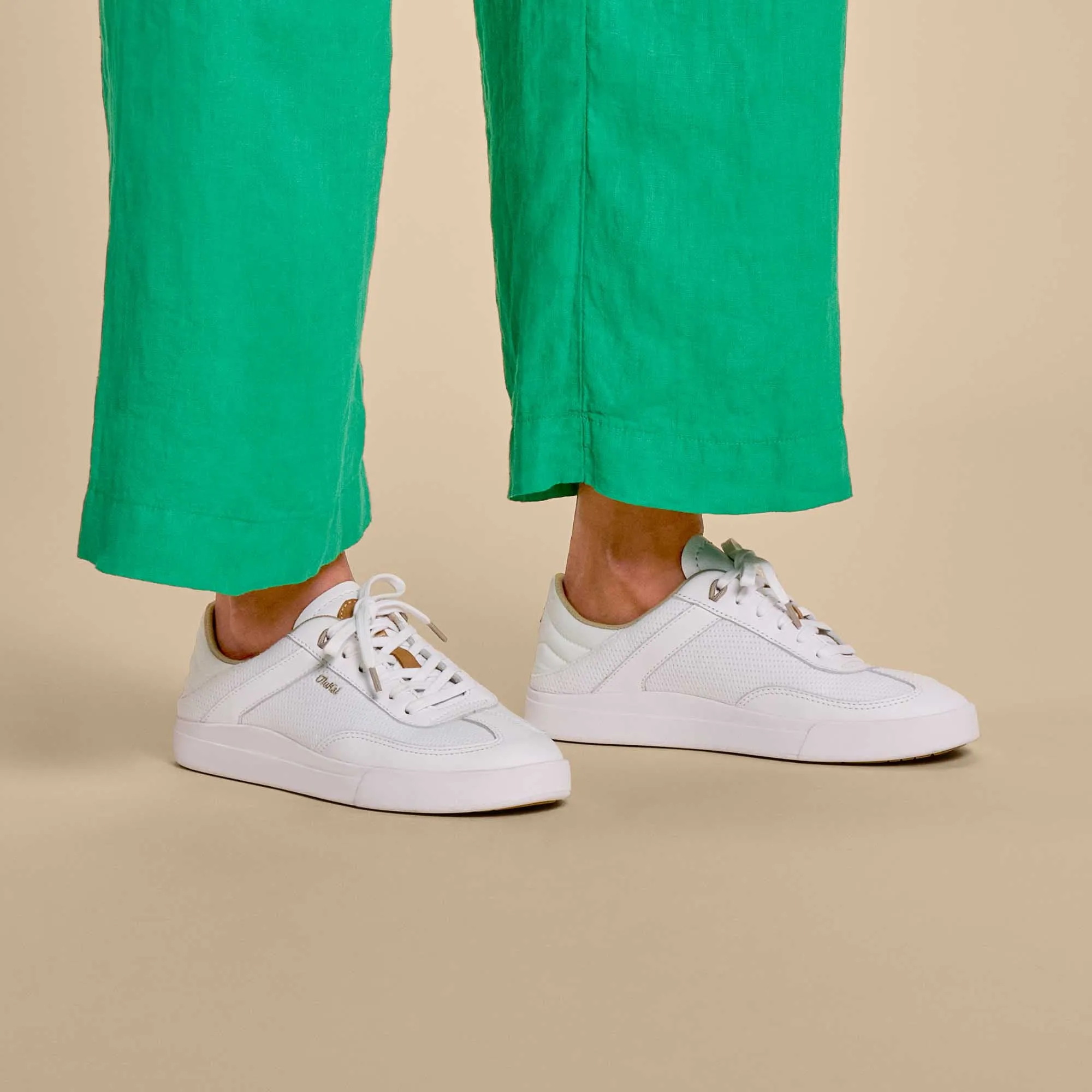 Klea - White Ventilation Perforation System Chic Fit