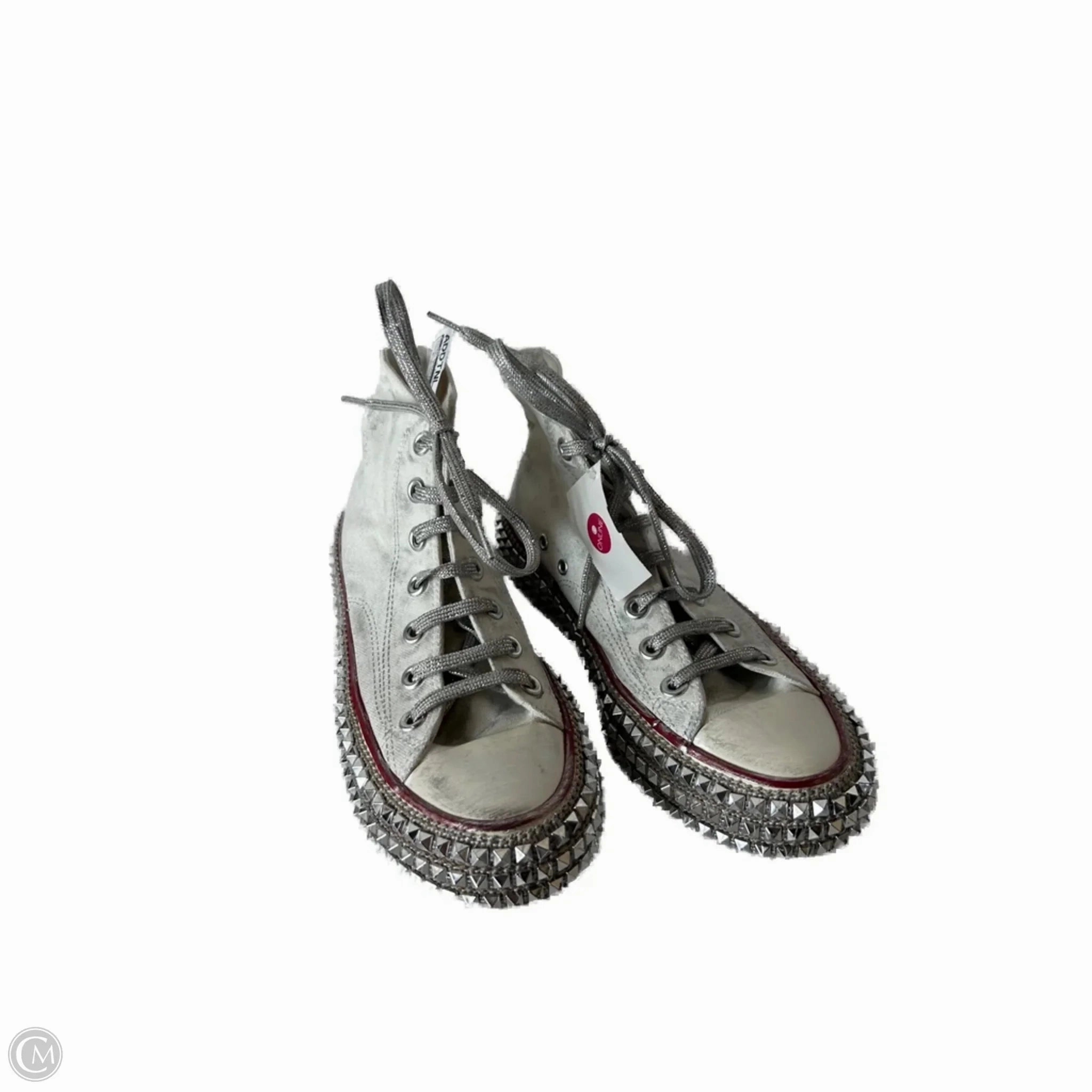 Comfortable Upper Strappy Shoes Sneakers By Cmc In Silver & White, Size: 6.5