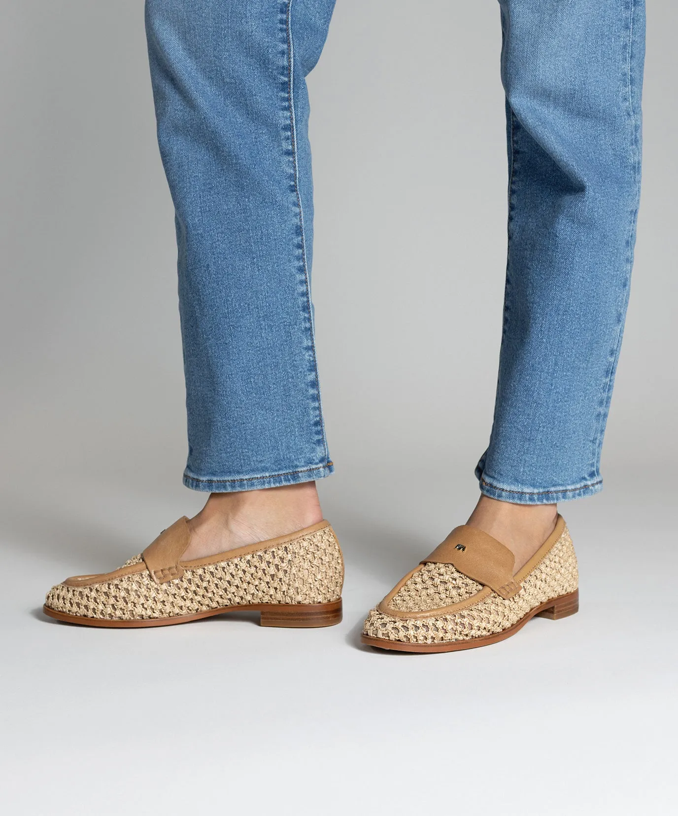 The Starling 20 - Tan Openweave Wool Warm Cosmic Glow