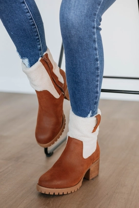 Season Ease Thinking It Over Boots - Cognac