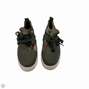 Padded collar design Lightweight Performance Shoes Sneakers By Steve Madden In Green, Size: 8.5