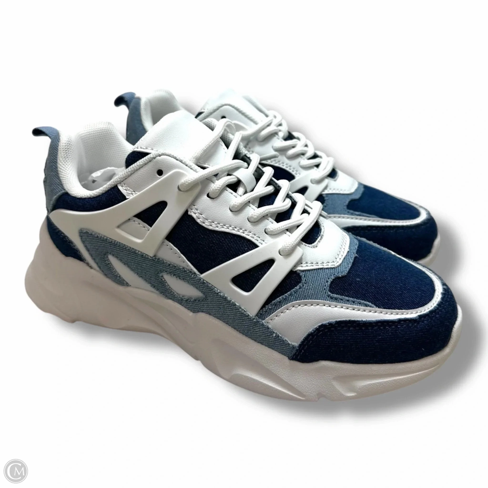 Designer Look Shoes Sneakers By Clothes Mentor In Blue Denim, Size: 7