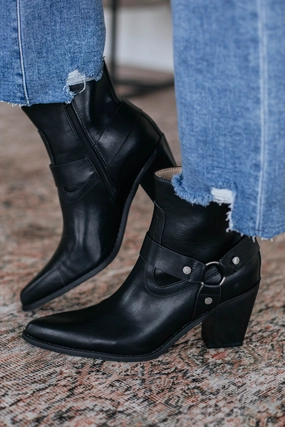Thermoformed Heel Counter Here For A Good Time Boots - Black