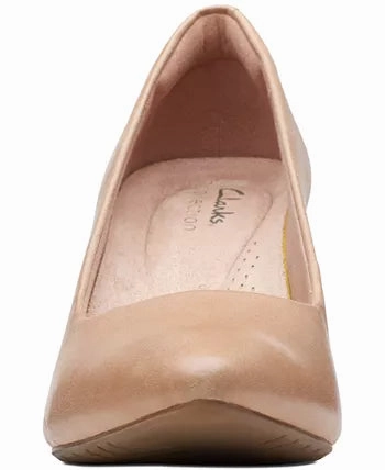 Hill Tough Clarks Women's Kataleyna Gem Pumps - Warm Beige