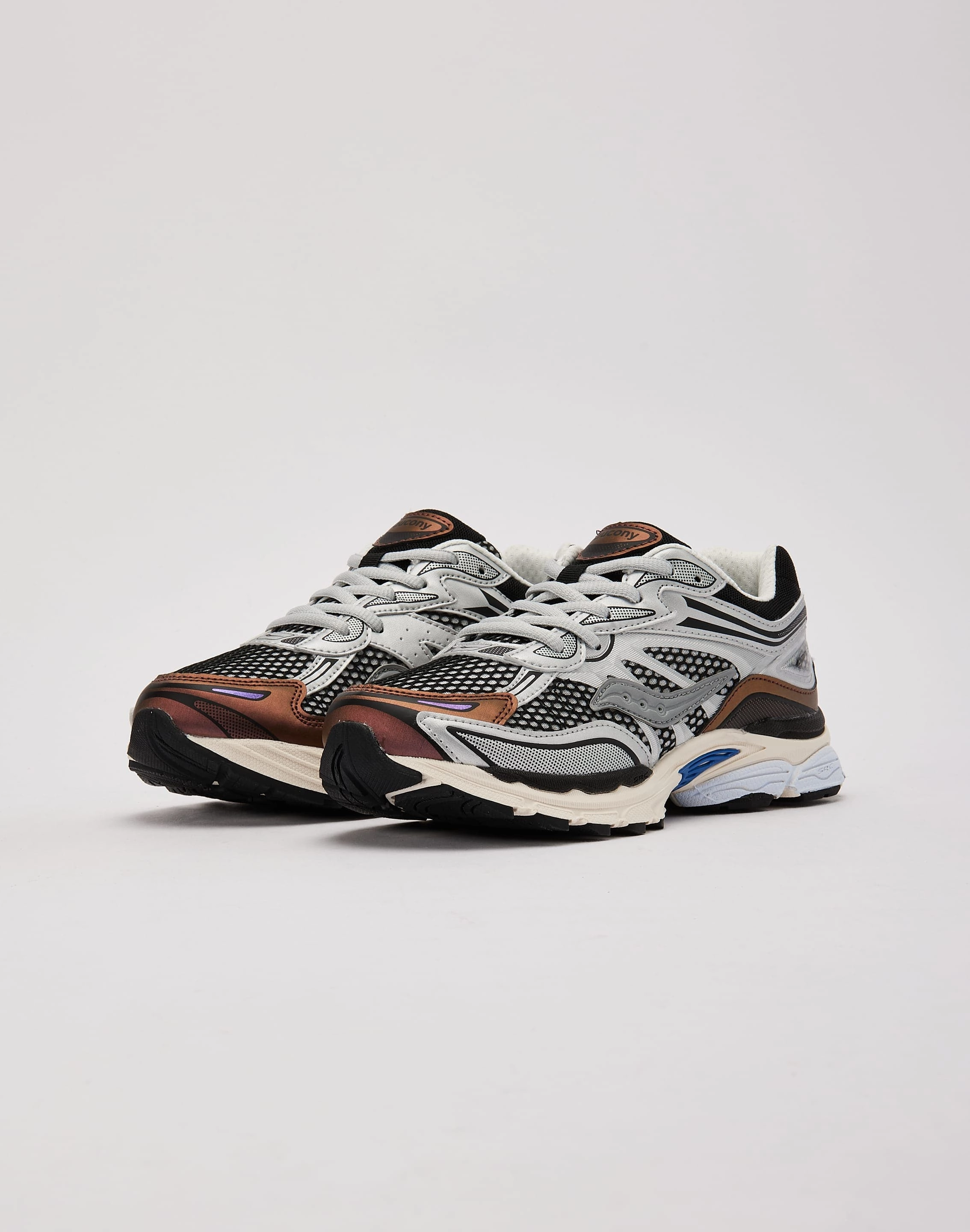 marathoning running gear Saucony Omni 9 Grade-School