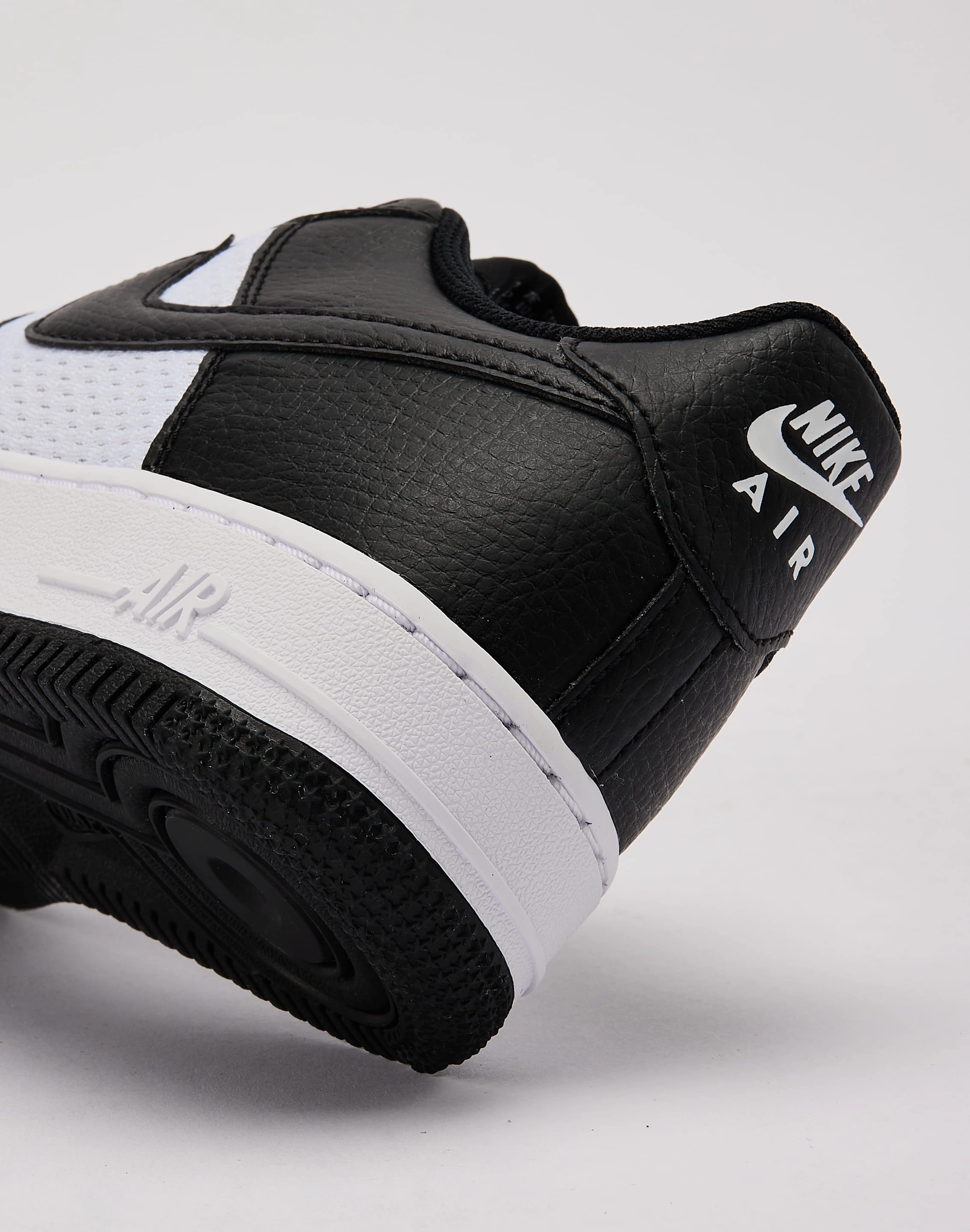 Nike Air Force 1 Low Grade-School PaddedCollar MoistureWickingLining