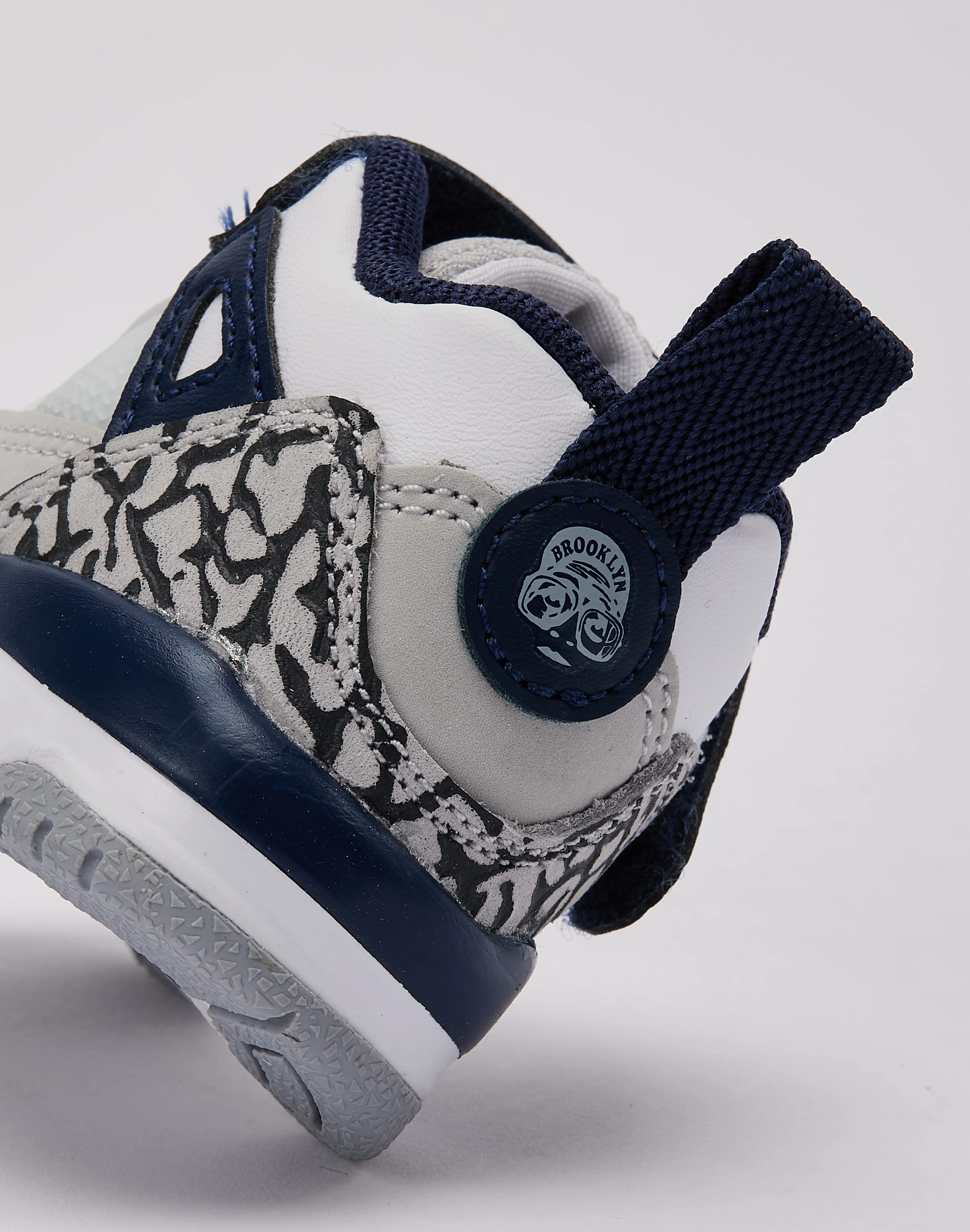 Secure fit Ergonomic Shape Jordan Spizike Low Toddler