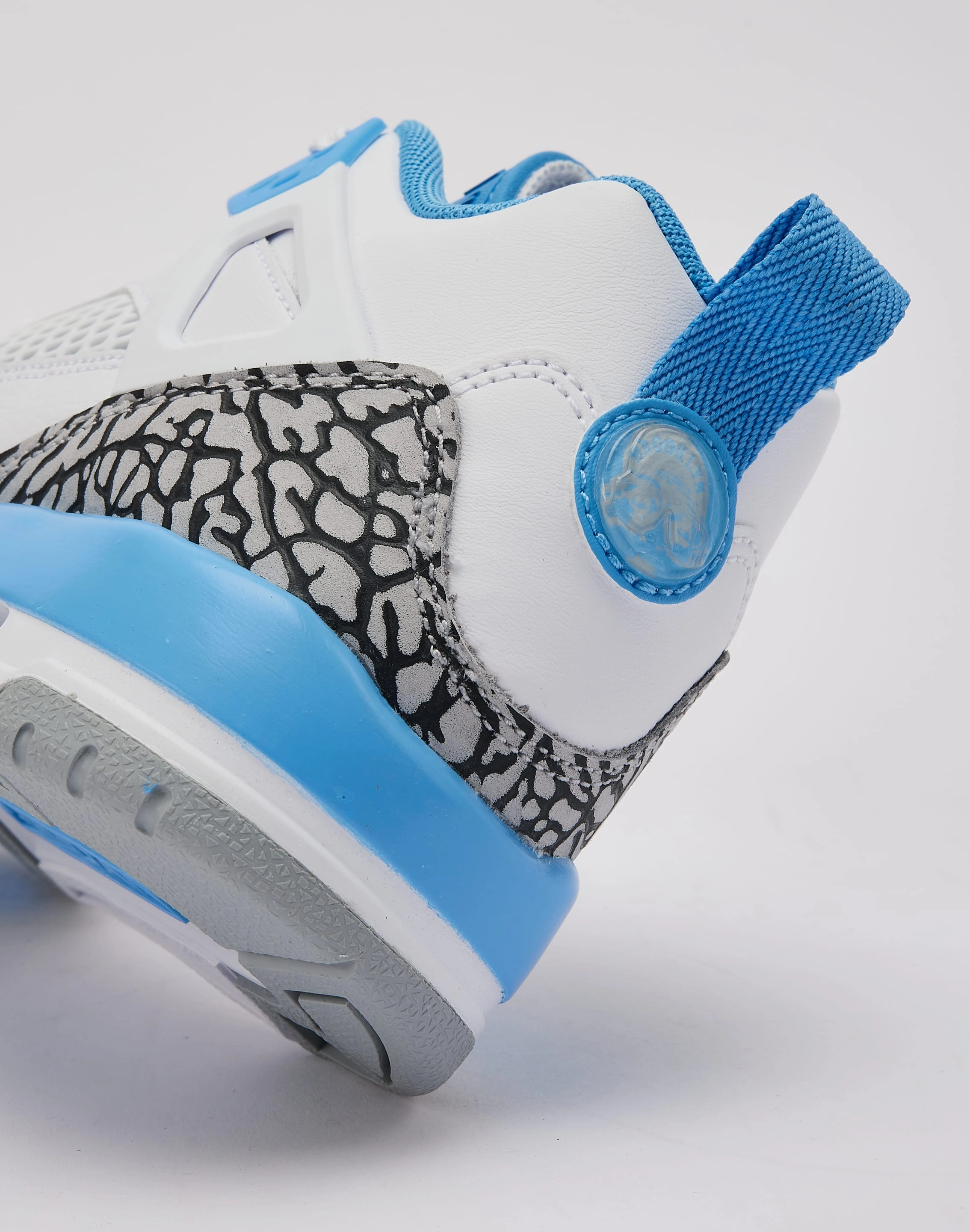 Soft Interior Jordan Spizike Low Grade-School