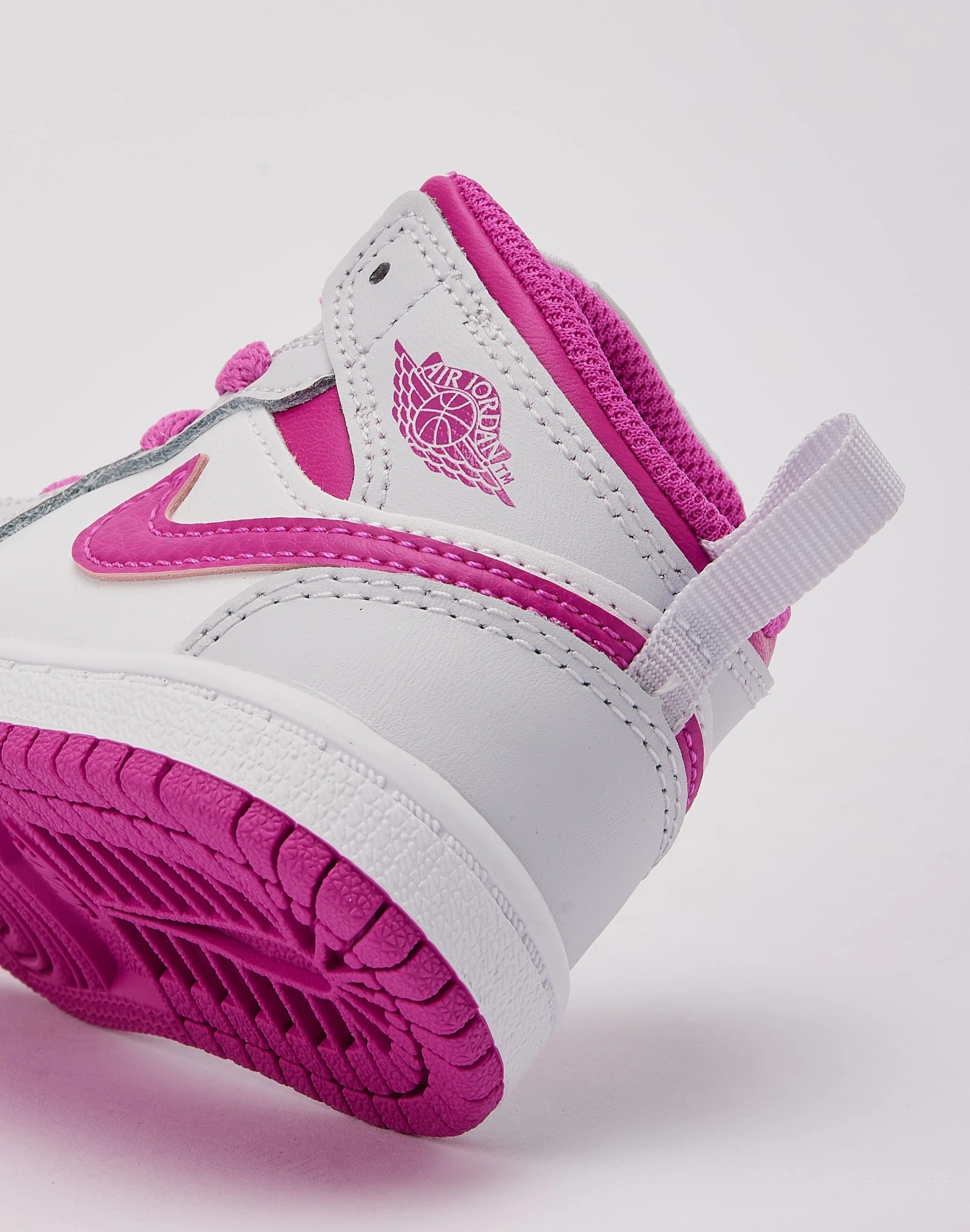 Unisex kids' items Jordan Air Jordan 1 Mid Toddler