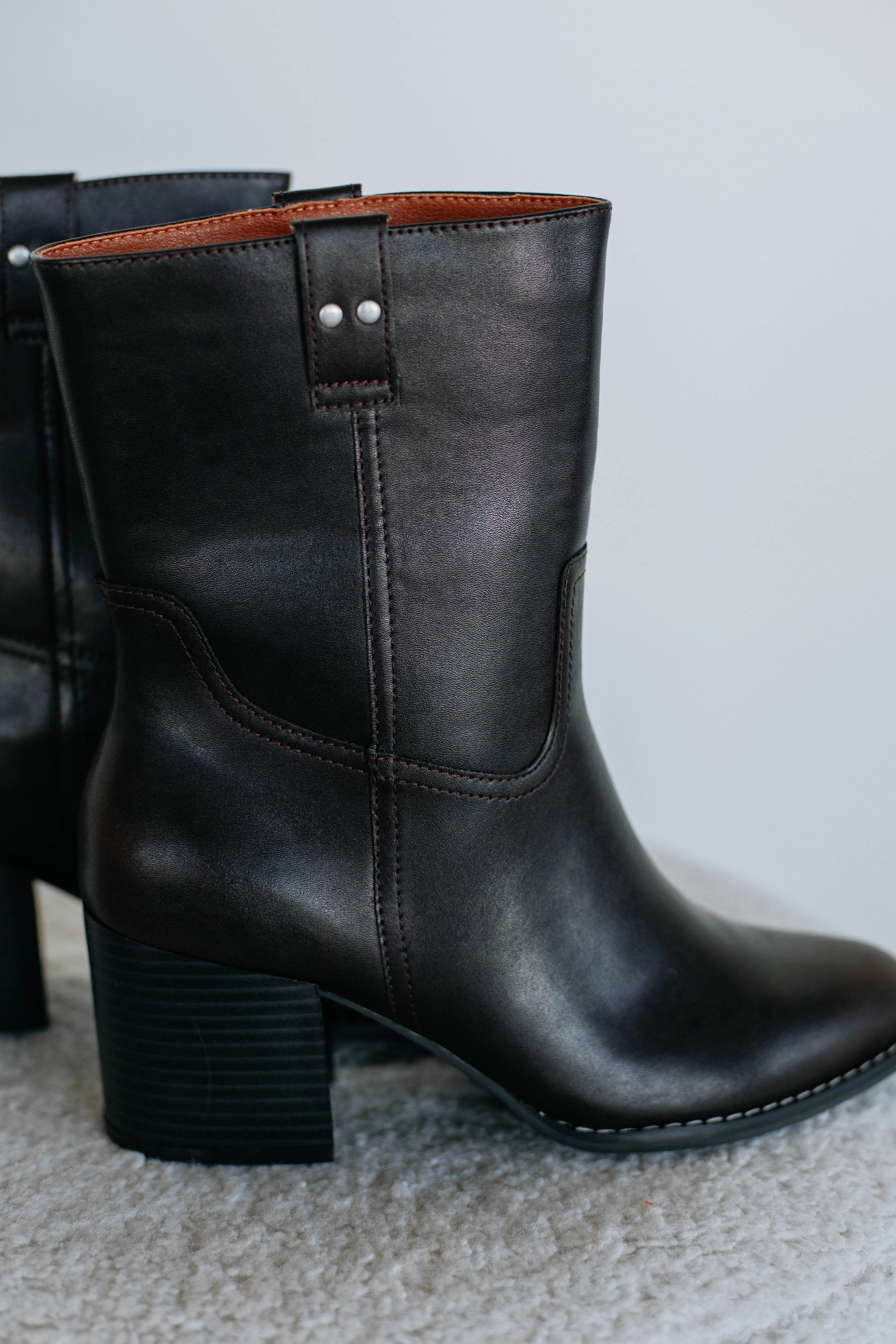 Anytime Go Walking A Fine Line Boots - Coffee