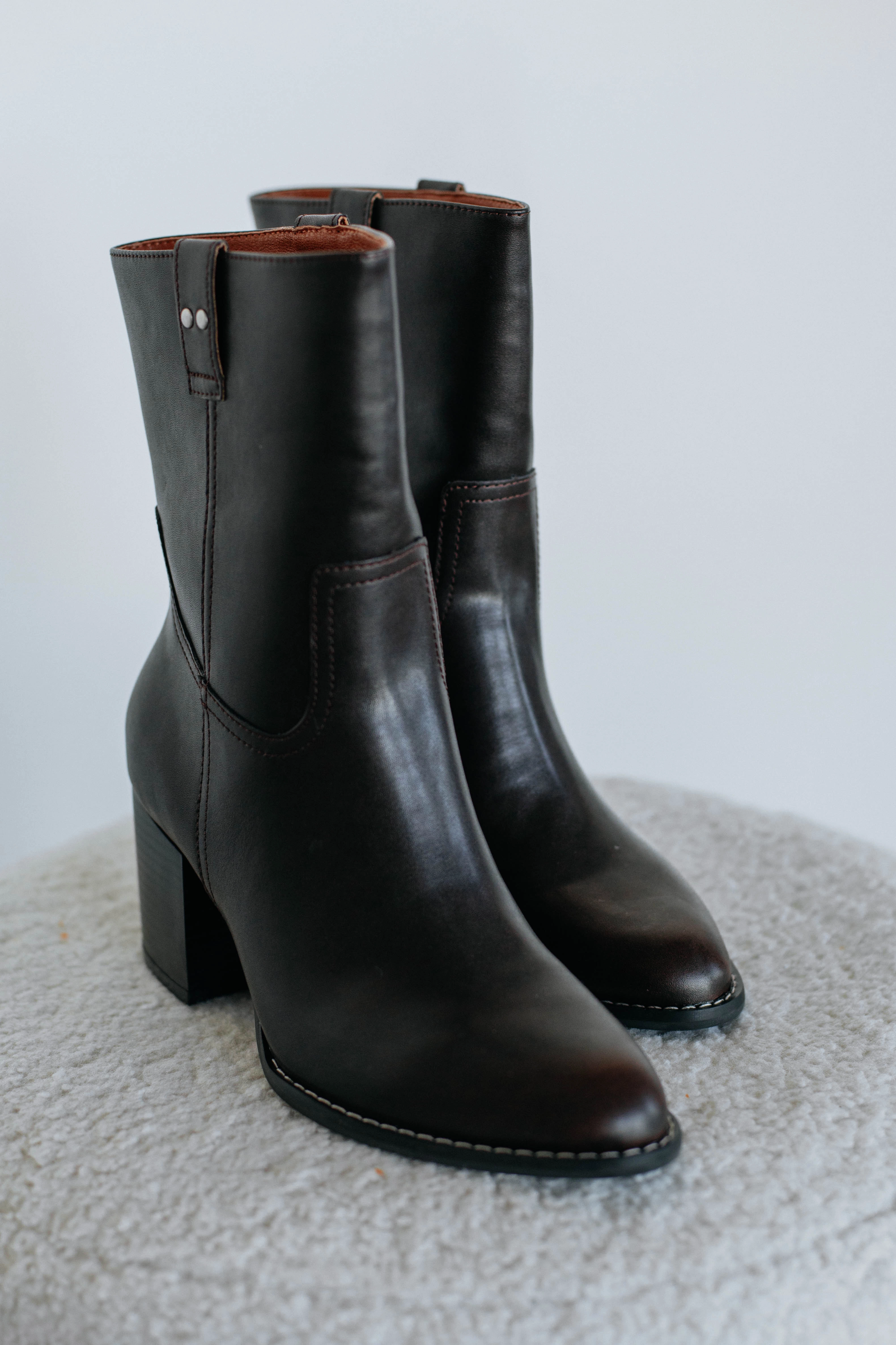 Tech Glow Walking A Fine Line Boots - Coffee