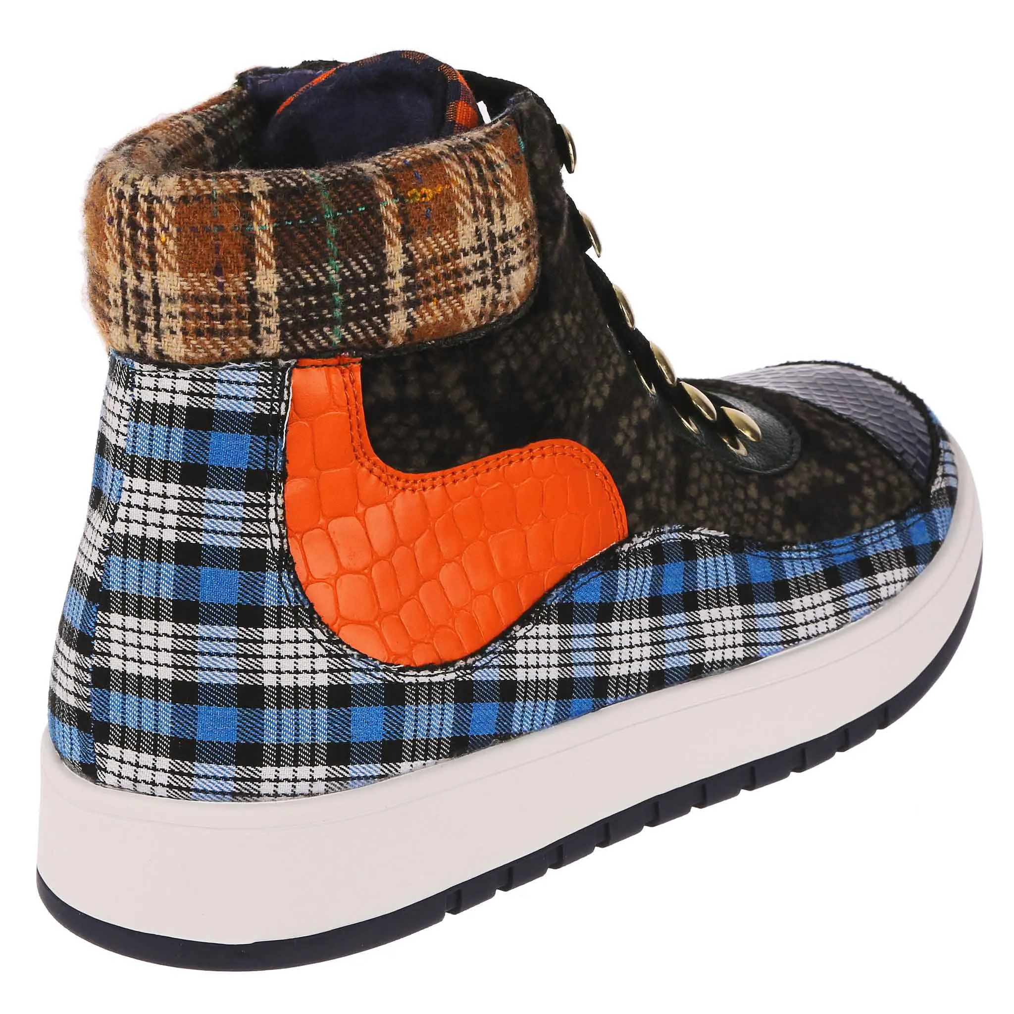 Stoney Beach Travel Style