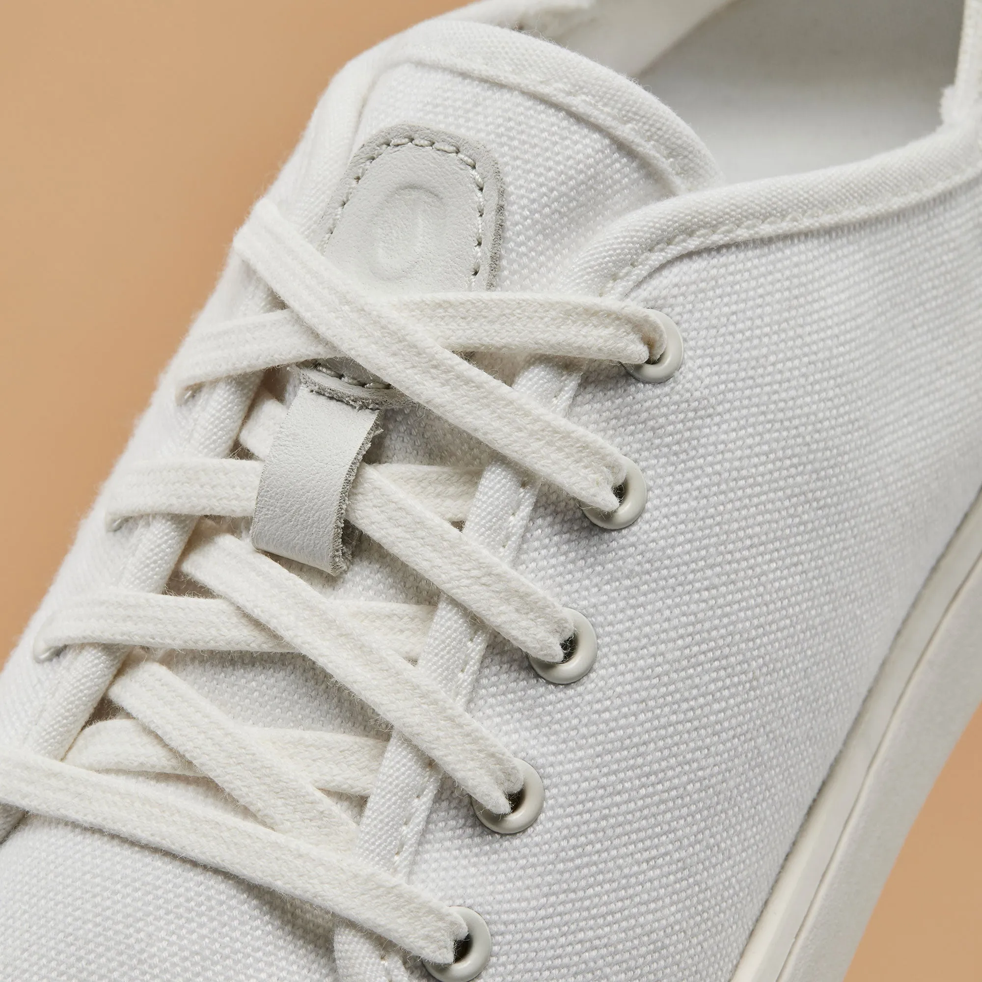 Pehuea L Canvas - Bright White / Canvas Rocker Sole Design