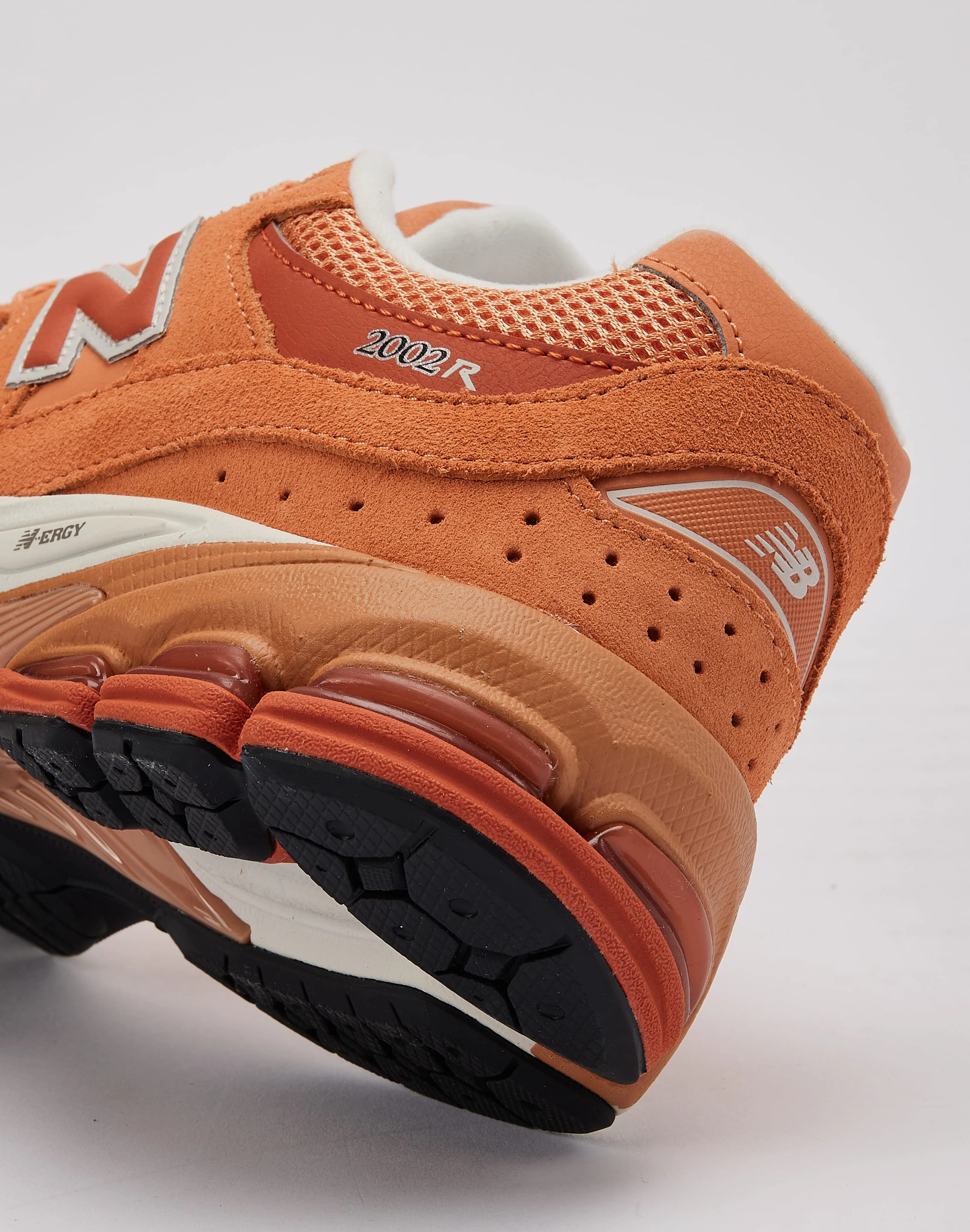 air - cushioned sole shoes New Balance 2002R Grade-School