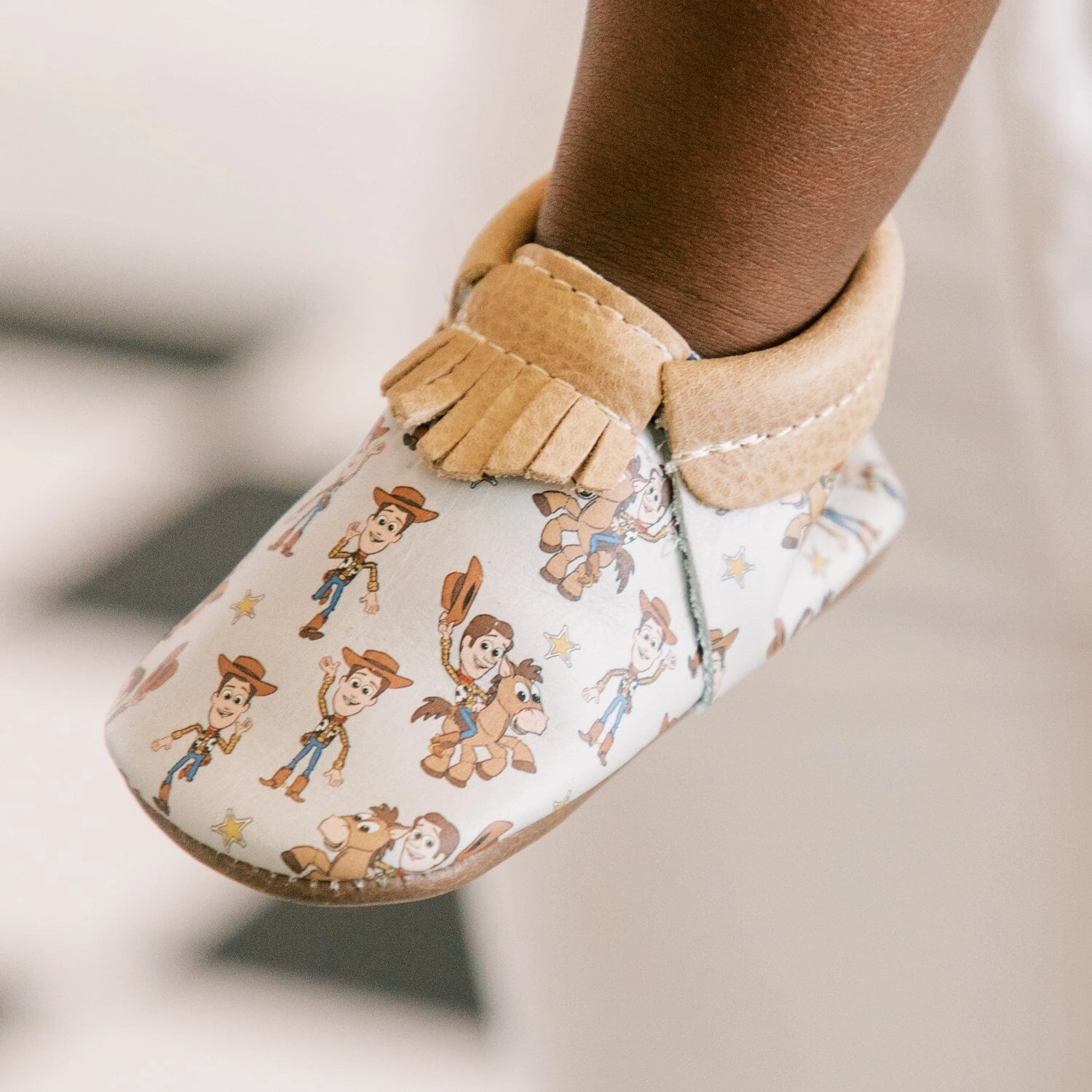 Thermal regulation Easy On Off Mechanism Woody City Baby Shoe