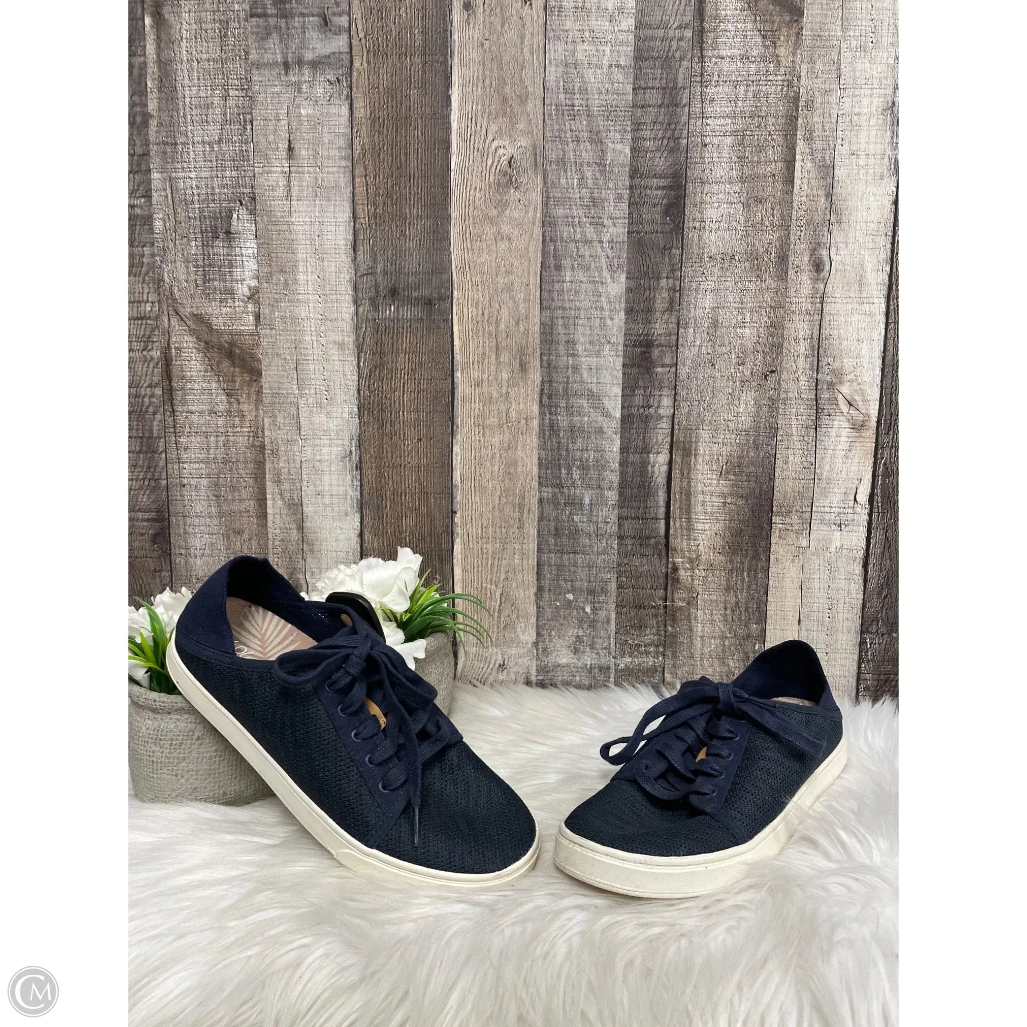 Shoes Sneakers By Olukai In Navy, Size: 9 Durable Outsole Rubber