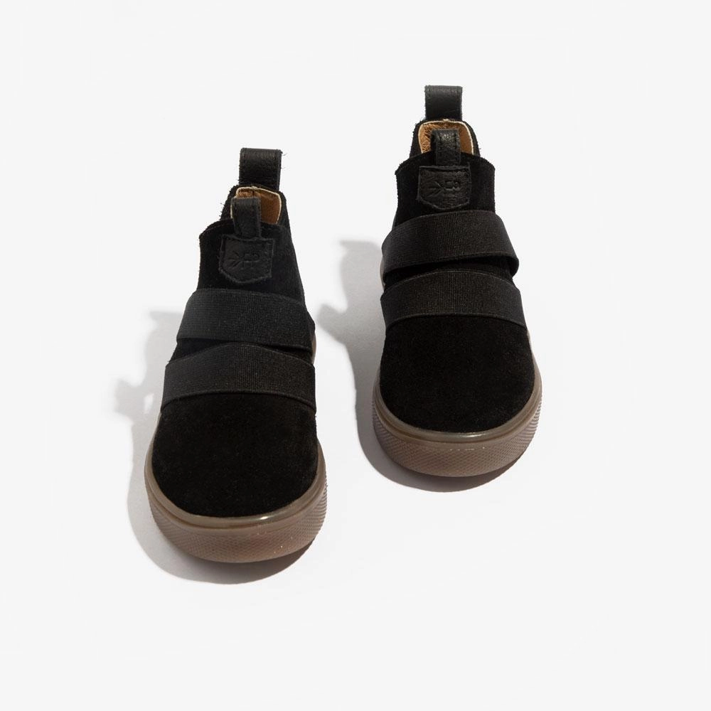 Morning Walk Ebony Suede Oakland Sneaker