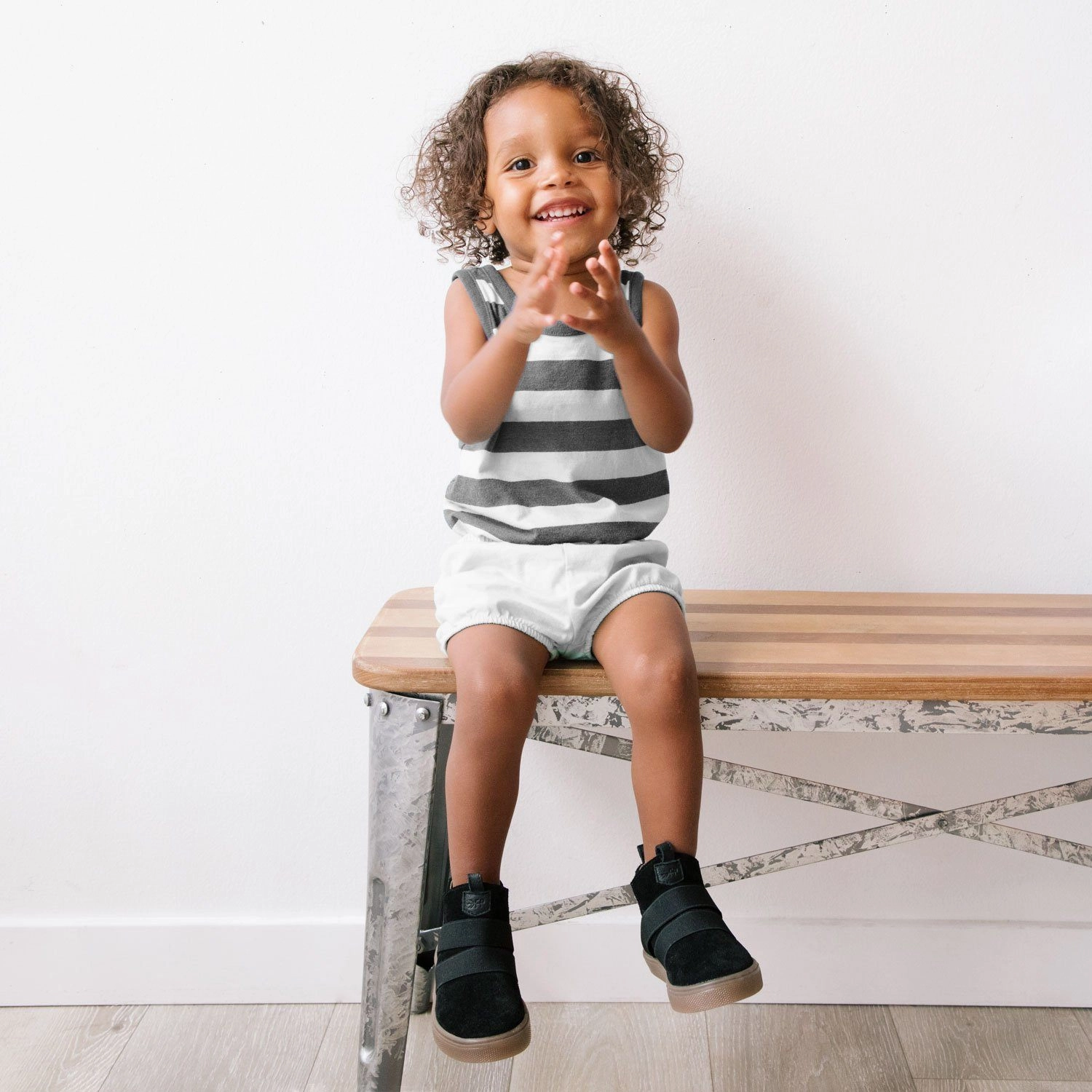 Ebony Suede Oakland Sneaker Zip   Up Style Freedom Fit